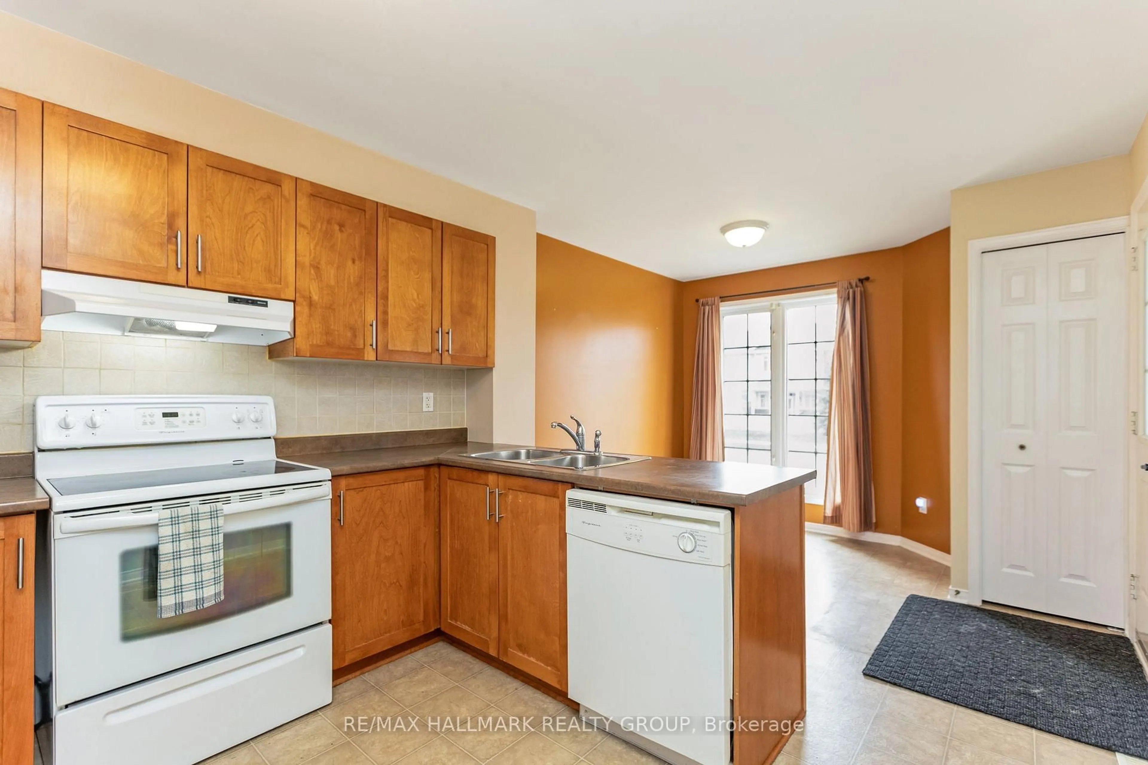 Standard kitchen, unknown for 896 Longfields Dr, Ottawa Ontario K2J 5K6