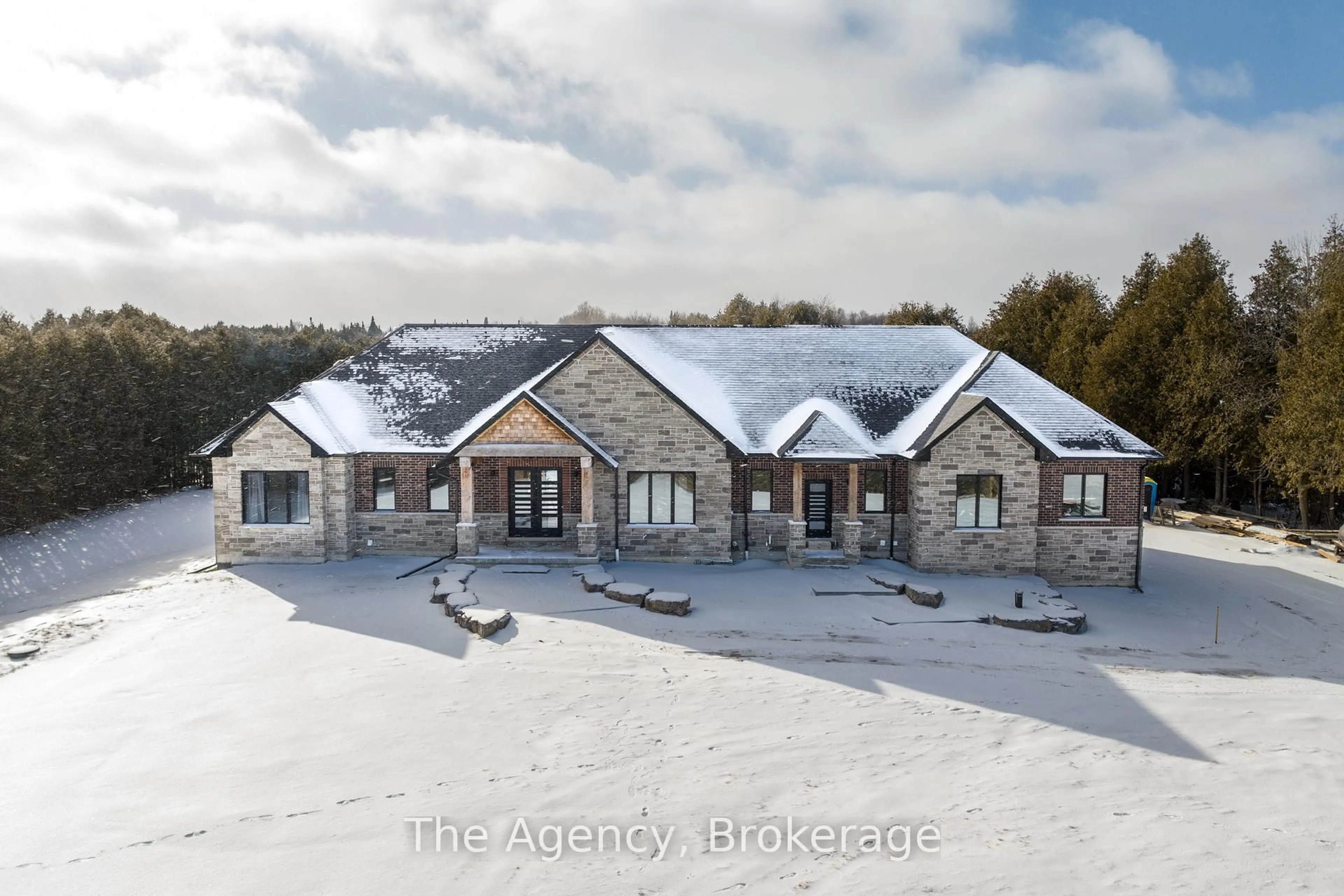 A pic from outside/outdoor area/front of a property/back of a property/a pic from drone, building for 634060 Highway 10 Highway, Mono Ontario L9W 5P4