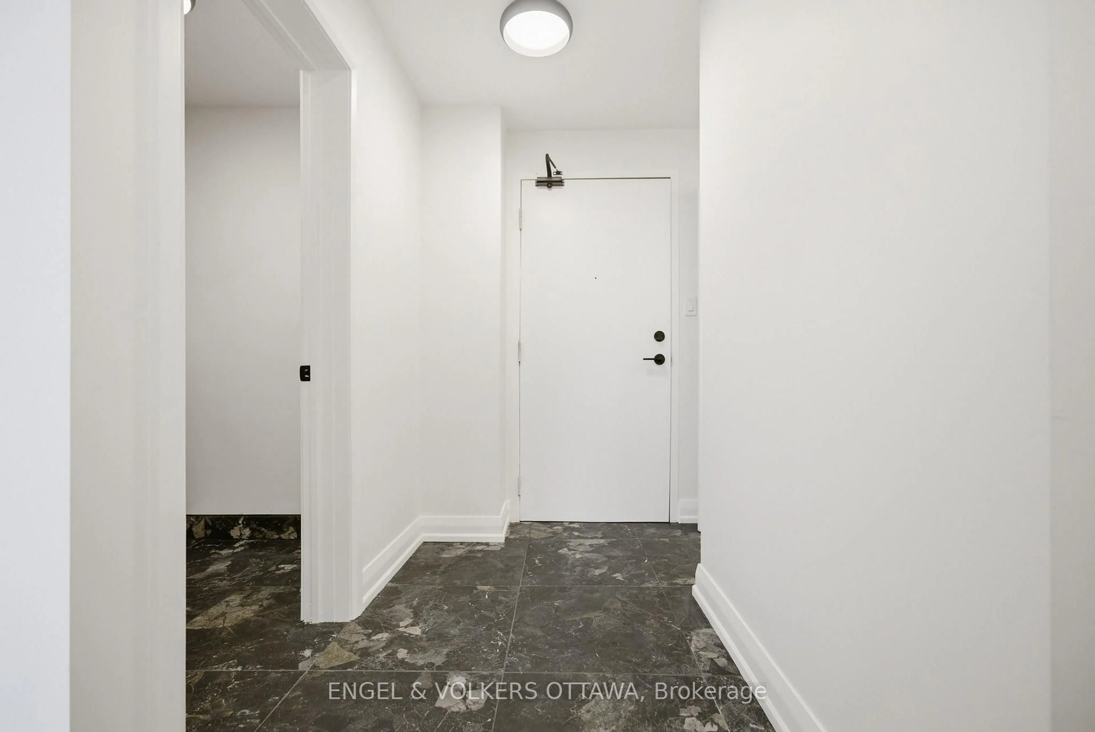 A pic of a room for 1490 Heron Rd #202, Ottawa Ontario K1V 6A5