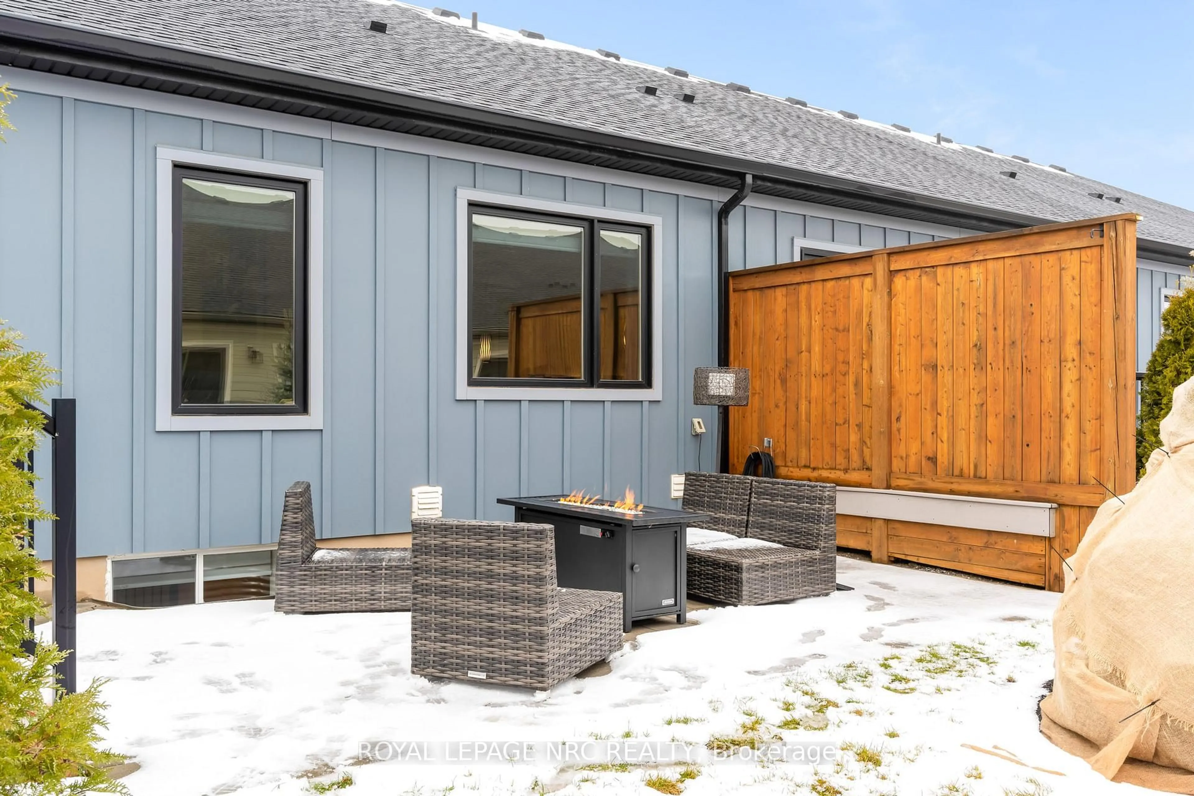 Patio, street for 154 Port Robinson Rd #93, Pelham Ontario L3E 0B8