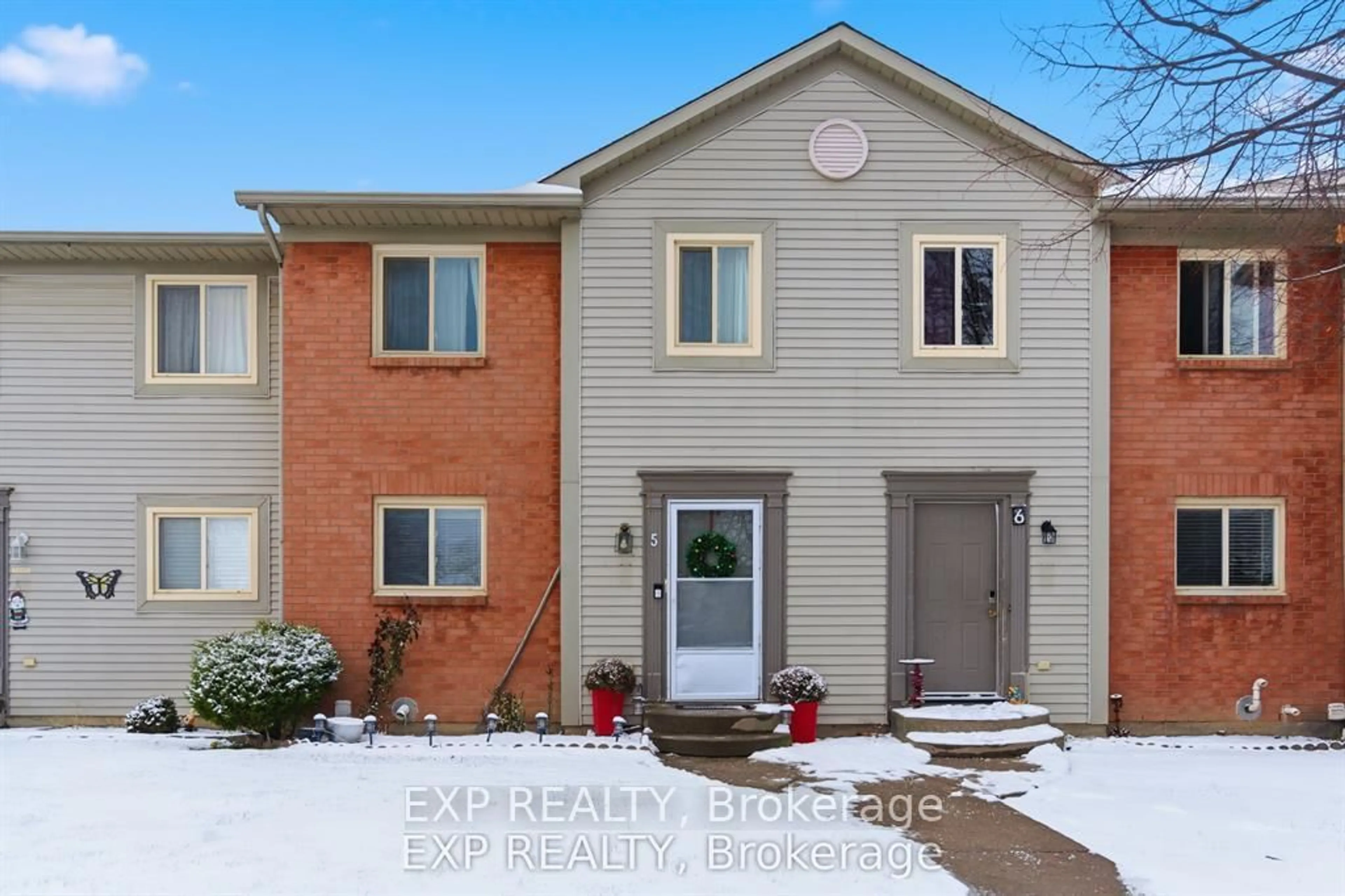 Home with brick exterior material, street for 65 Dorchester Blvd #5, St. Catharines Ontario L2M 7S9