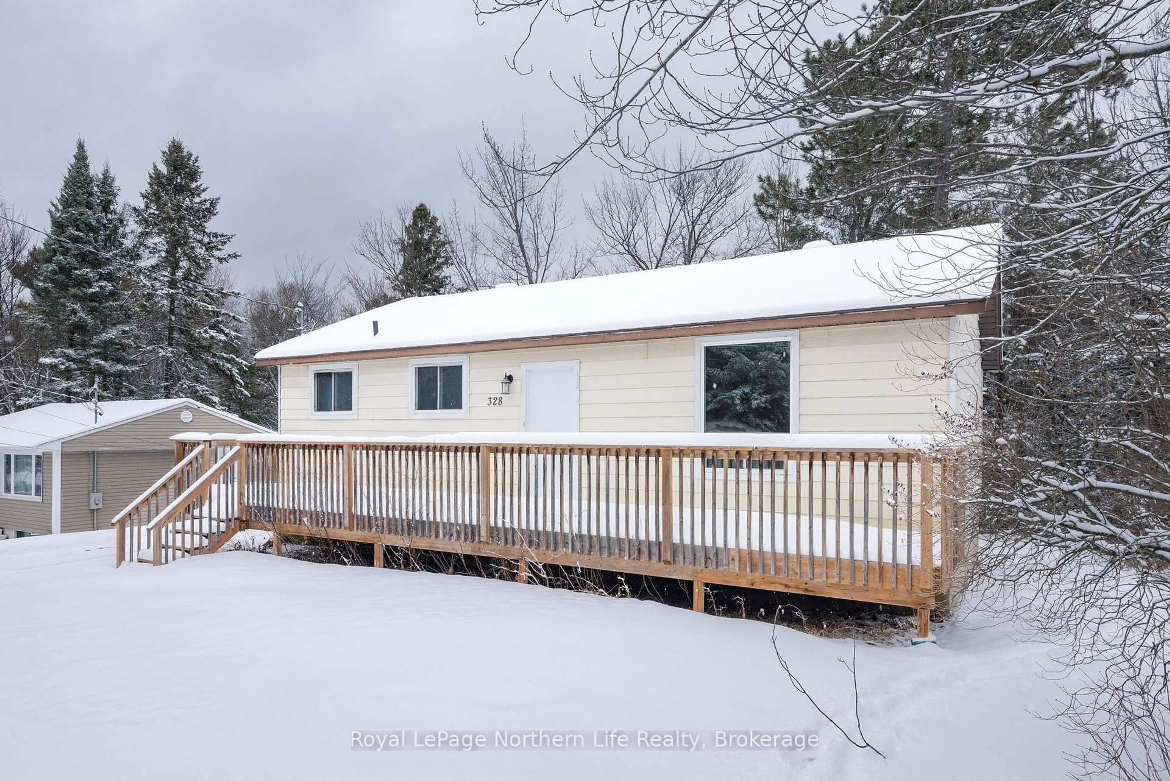 Patio, unknown for 328 King St, Callander Ontario P0H 1H0