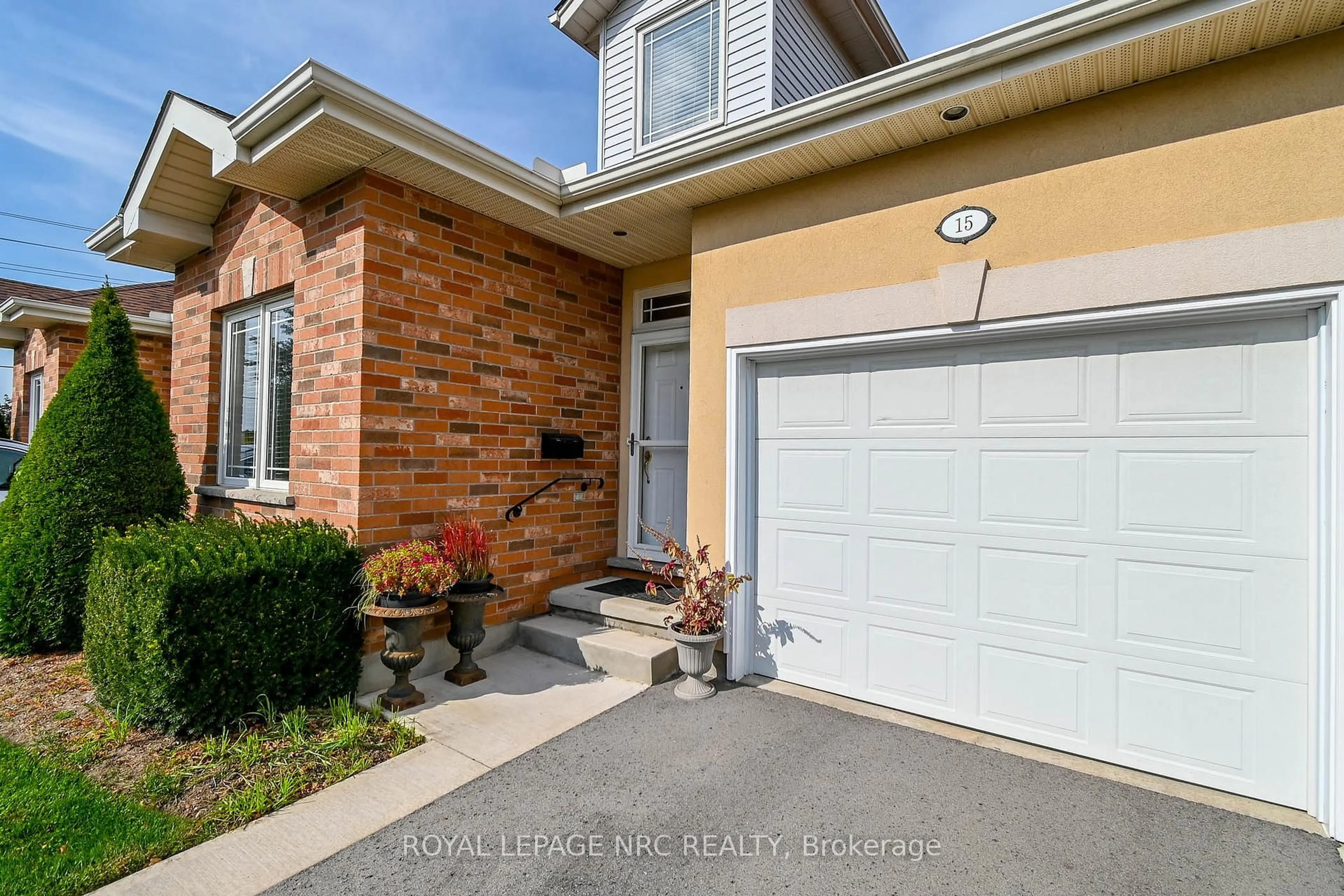 Home with brick exterior material, street for 4300 Kalar Rd #15, Niagara Falls Ontario L2H 1S8