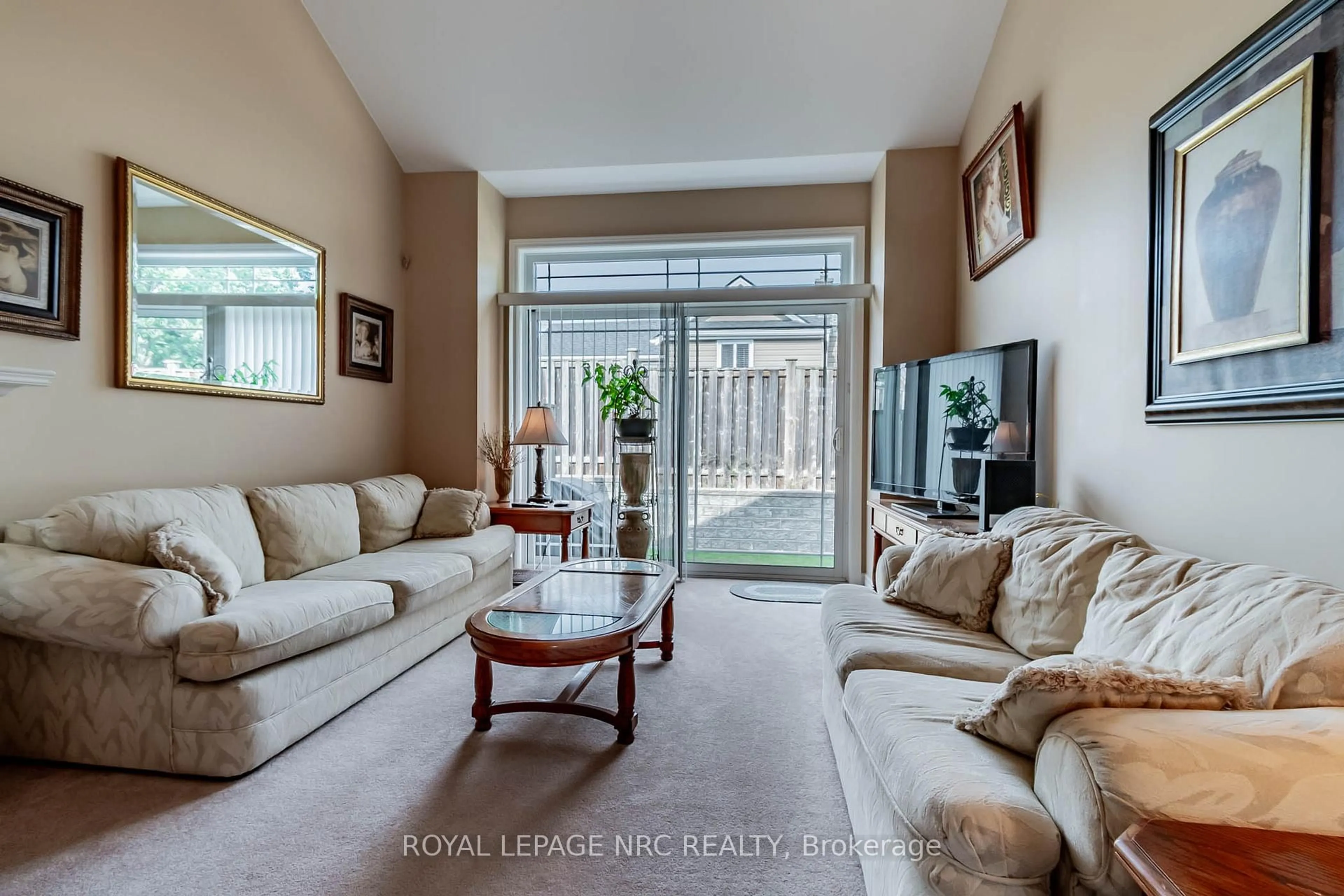 Living room with furniture, unknown for 4300 Kalar Rd #15, Niagara Falls Ontario L2H 1S8