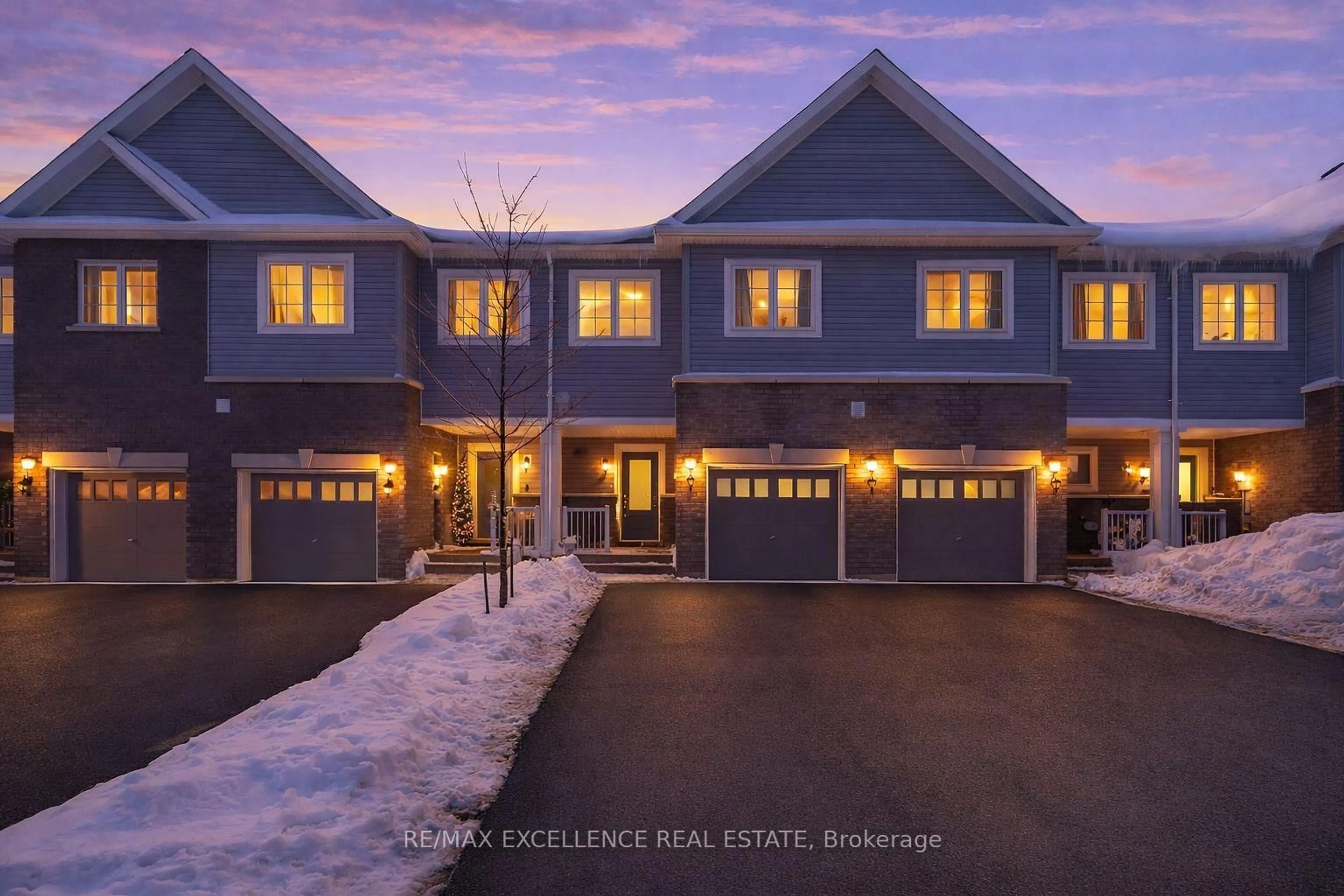 A pic from outside/outdoor area/front of a property/back of a property/a pic from drone, street for 138 Winters Way, Shelburne Ontario L9V 3Y1