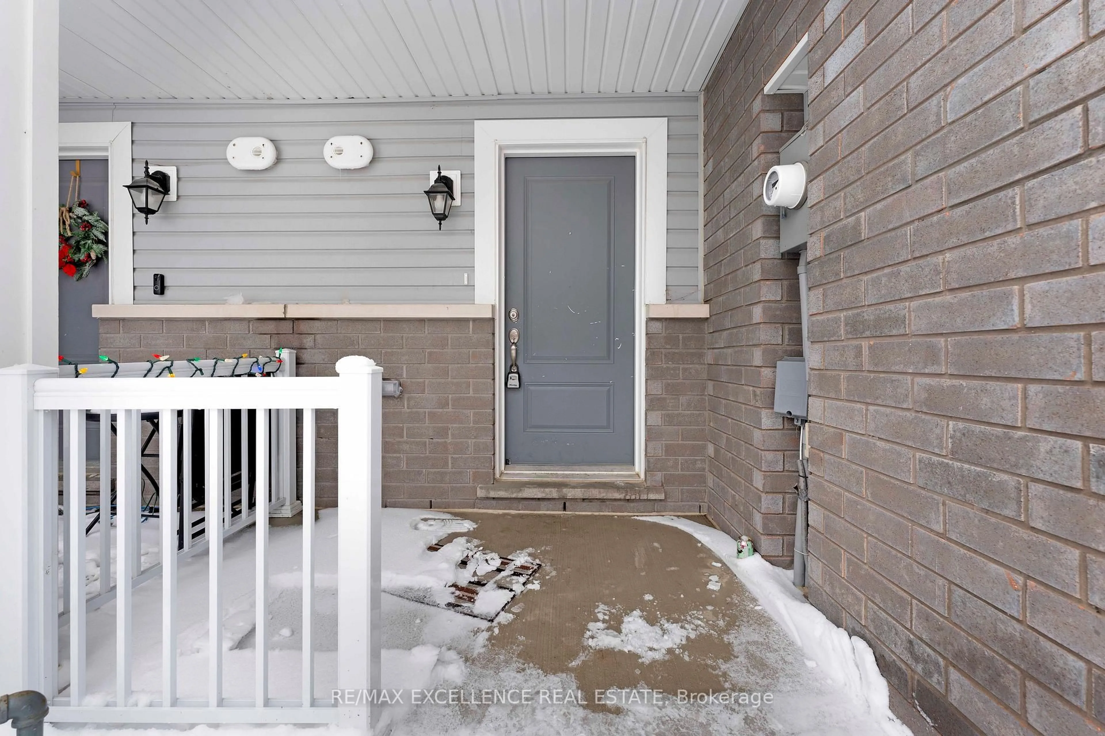 Indoor entryway for 138 Winters Way, Shelburne Ontario L9V 3Y1