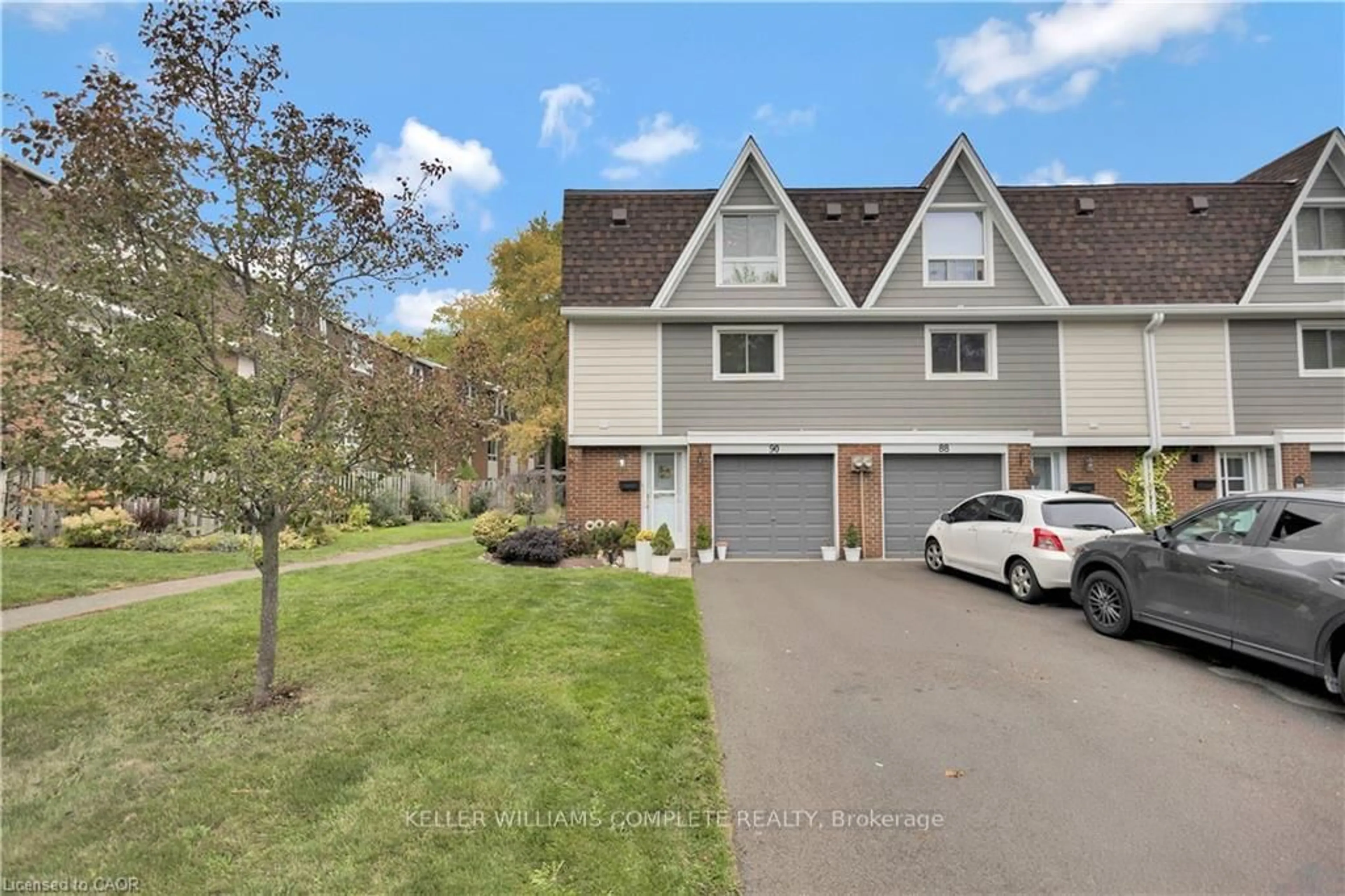 A pic from outside/outdoor area/front of a property/back of a property/a pic from drone, street for 90 ANN St, Hamilton Ontario L9H 5P1