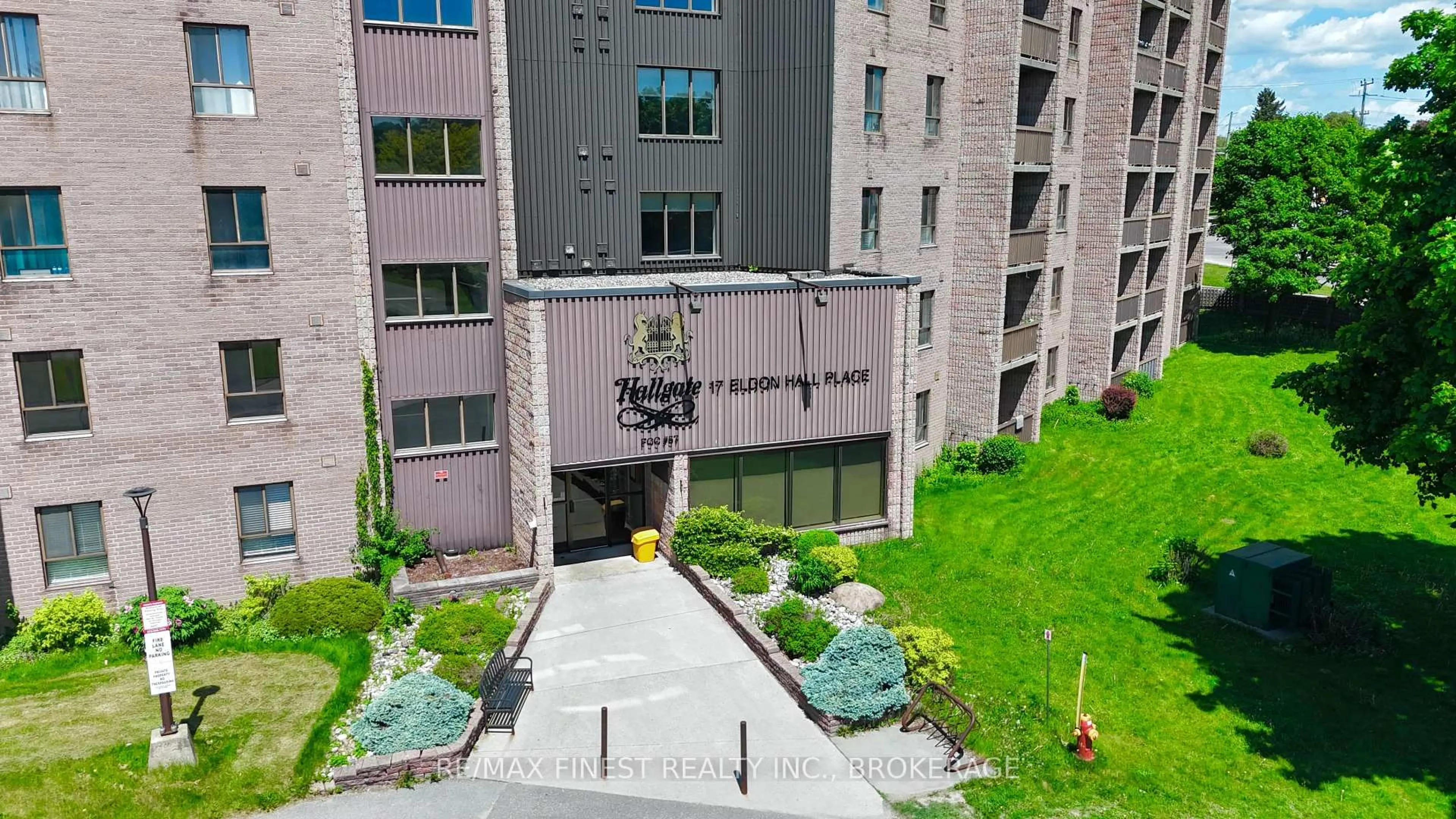 A pic from outside/outdoor area/front of a property/back of a property/a pic from drone, building for 17 Eldon Hall Pl #602, Kingston Ontario K7M 7H5