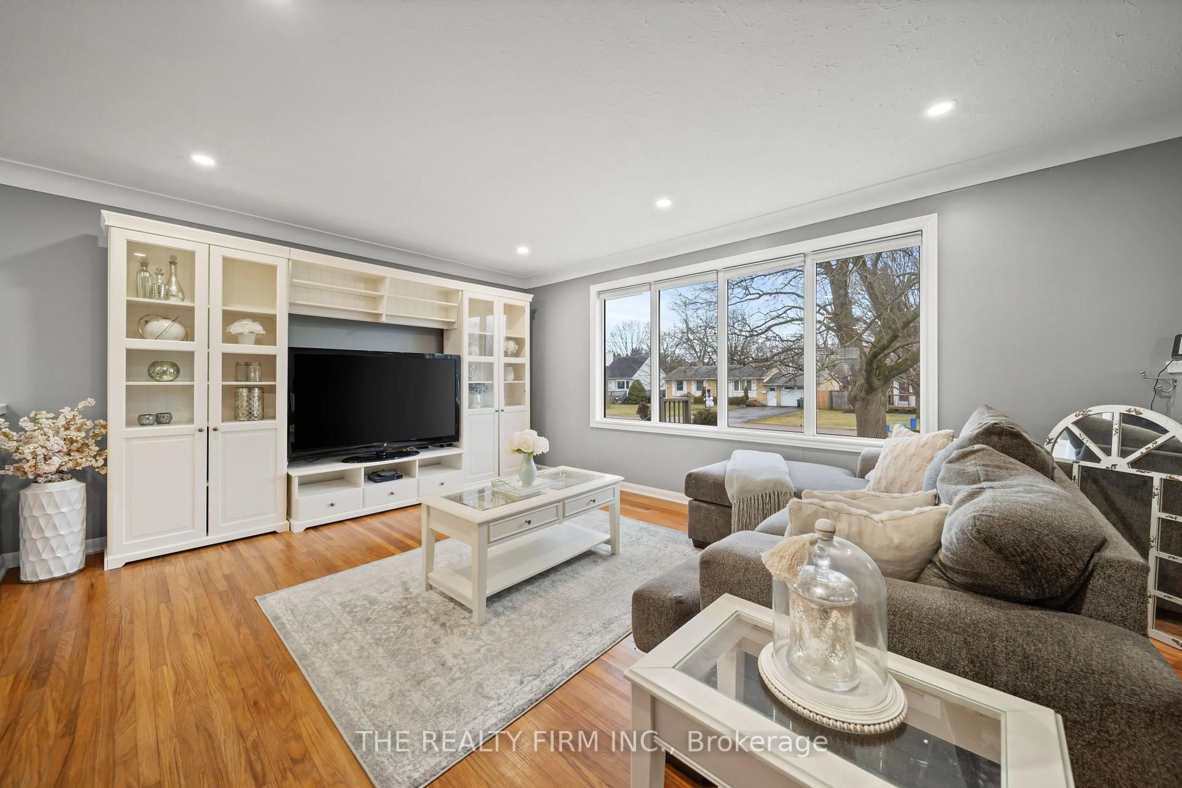 Living room with furniture, unknown for 5 Montcalm St, St. Thomas Ontario N5P 2C1