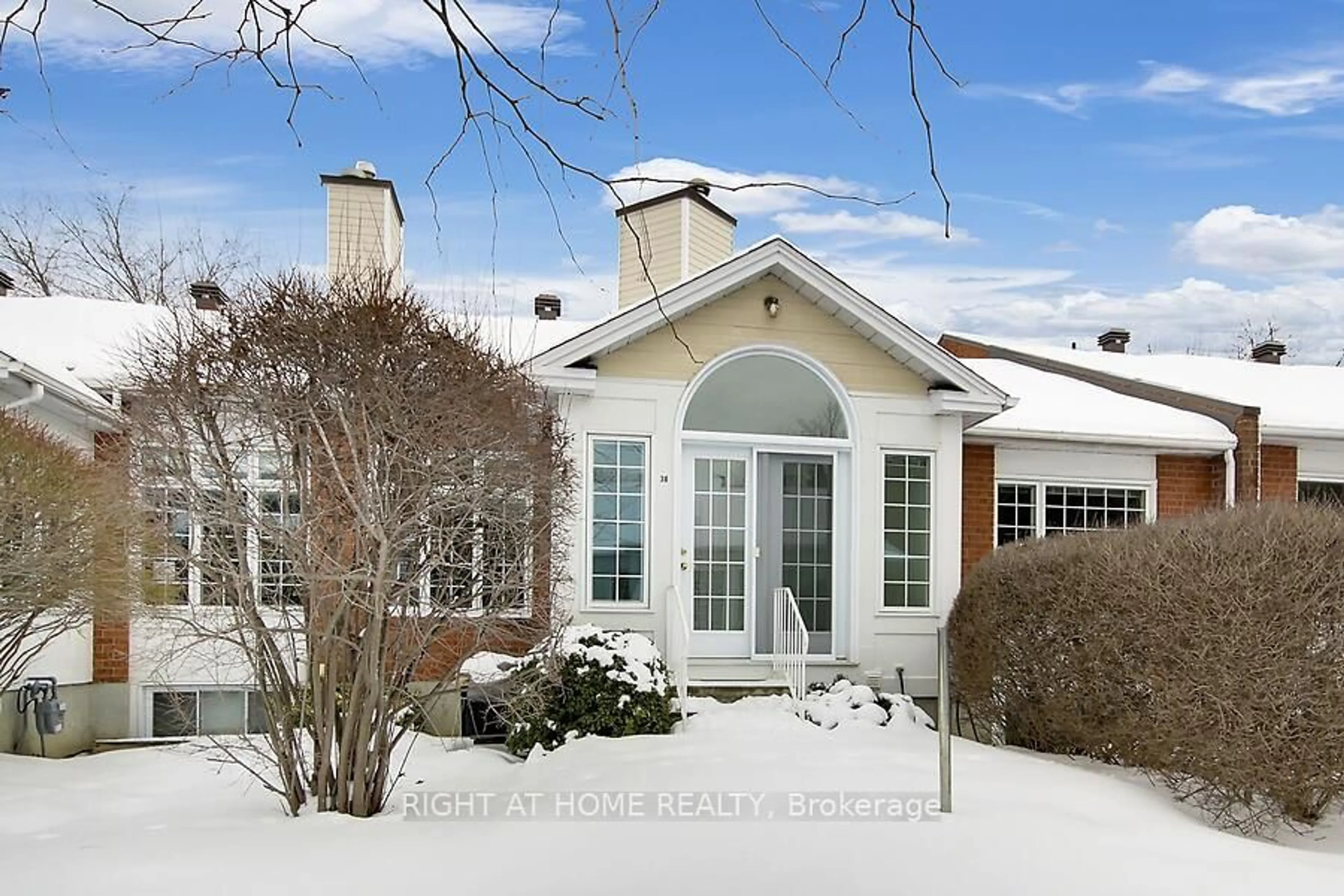 Unknown for 38 Kettering #17, Ottawa Ontario K1V 0X8