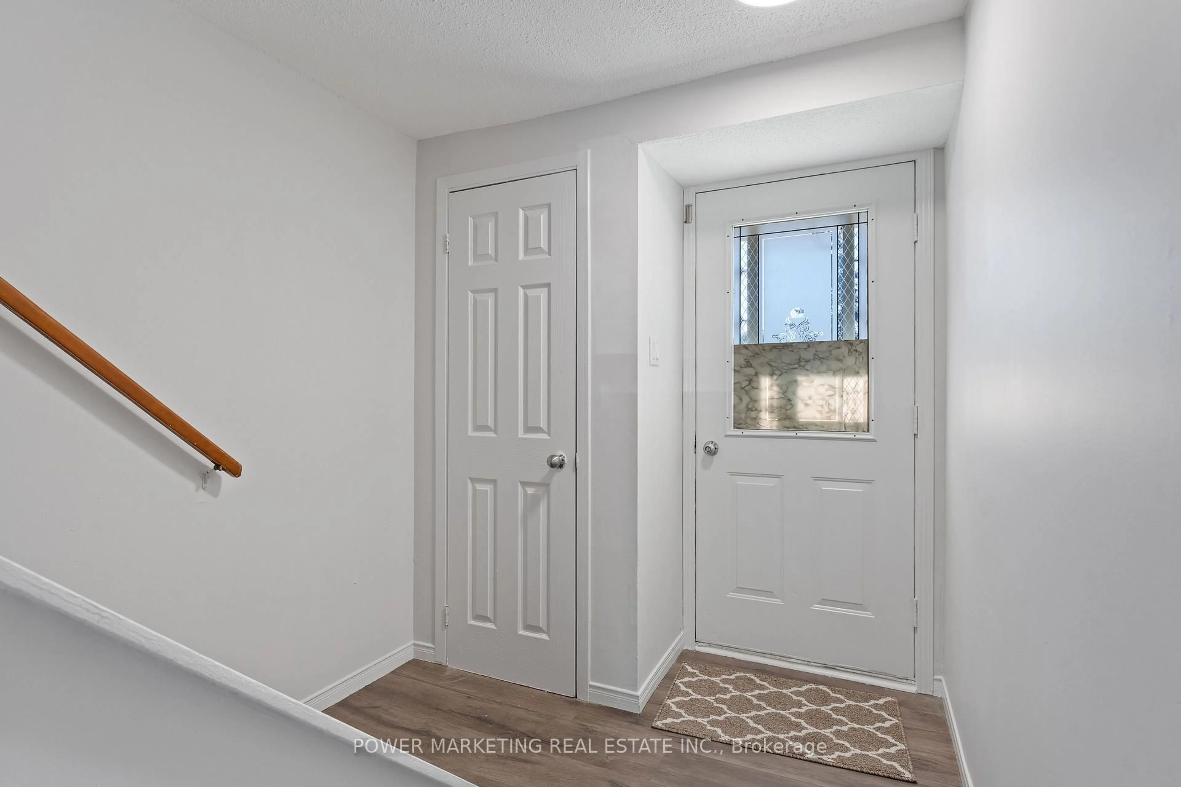 Indoor entryway for 1045 MORRISON Dr #182, Ottawa Ontario K2H 7L2