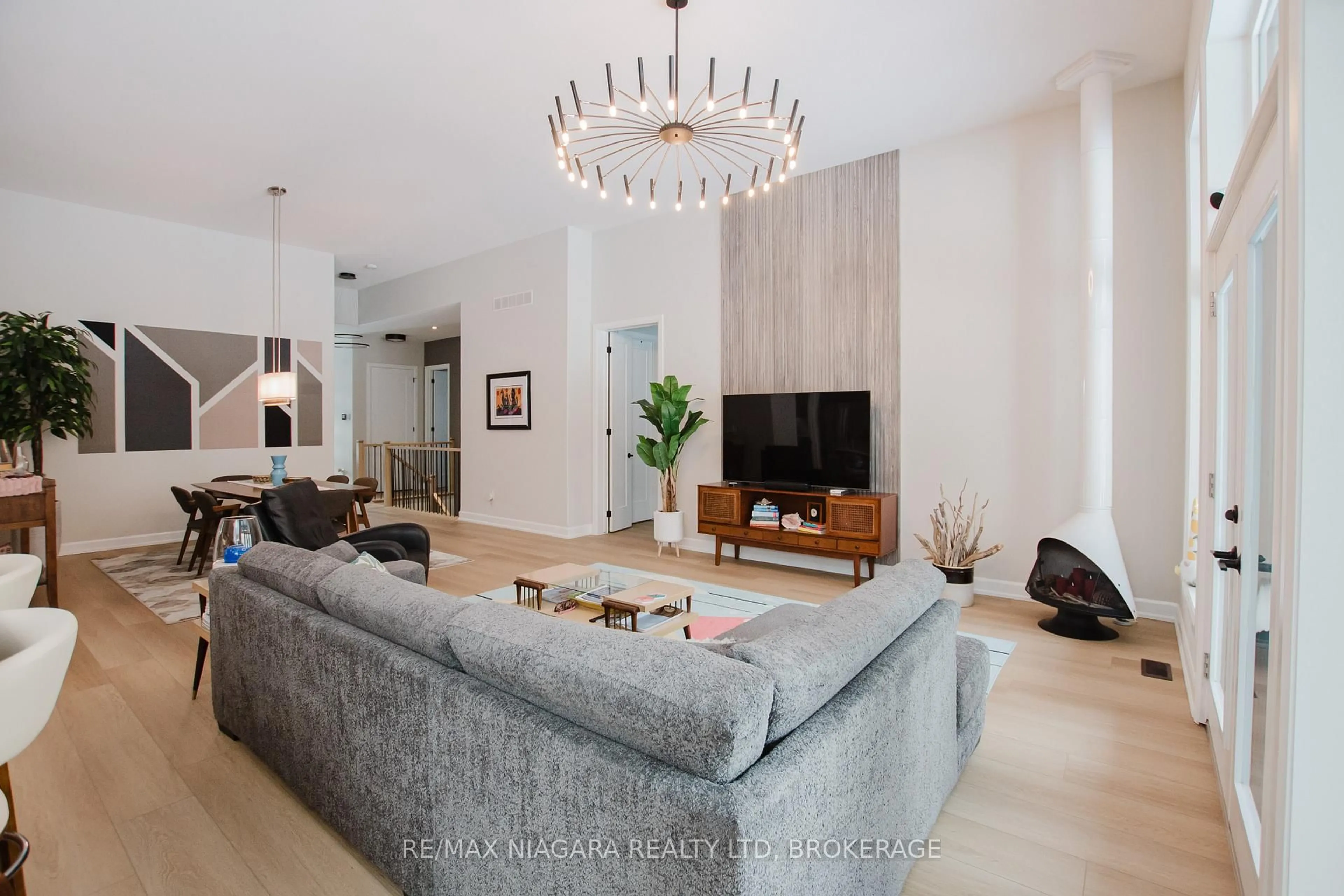 Living room with furniture, unknown for 3376 Whispering Woods Tr, Fort Erie Ontario L0S 1N0