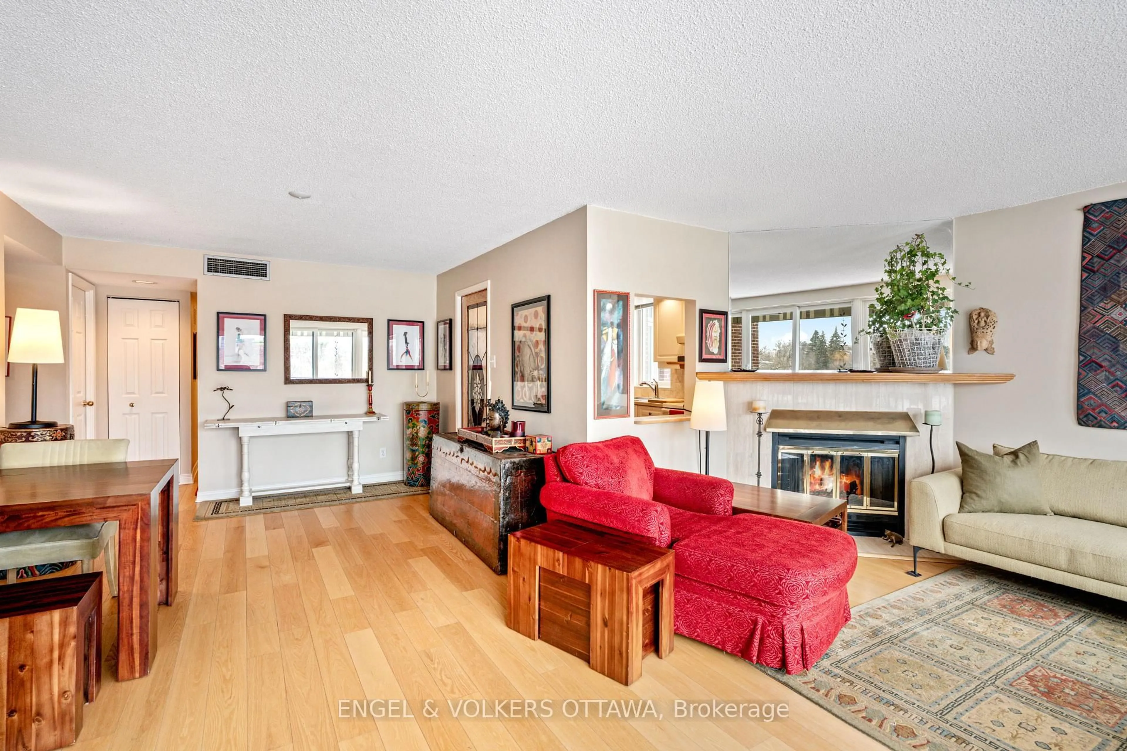 Living room with furniture, unknown for 555 WILBROD St #103, Ottawa Ontario K1N 5R4