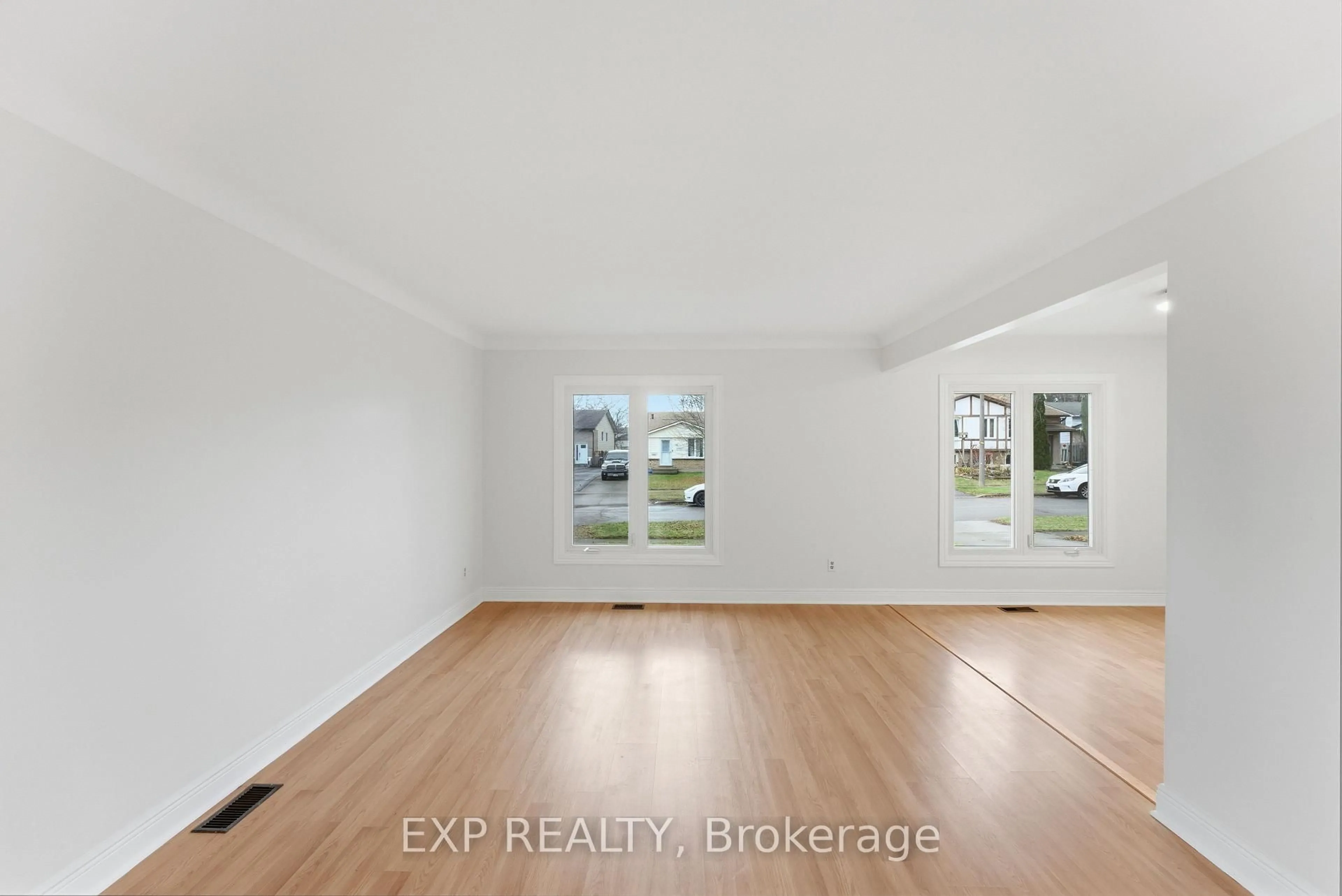 A pic of a room for 6049 Tampa Crt, Niagara Falls Ontario L2J 3Z9