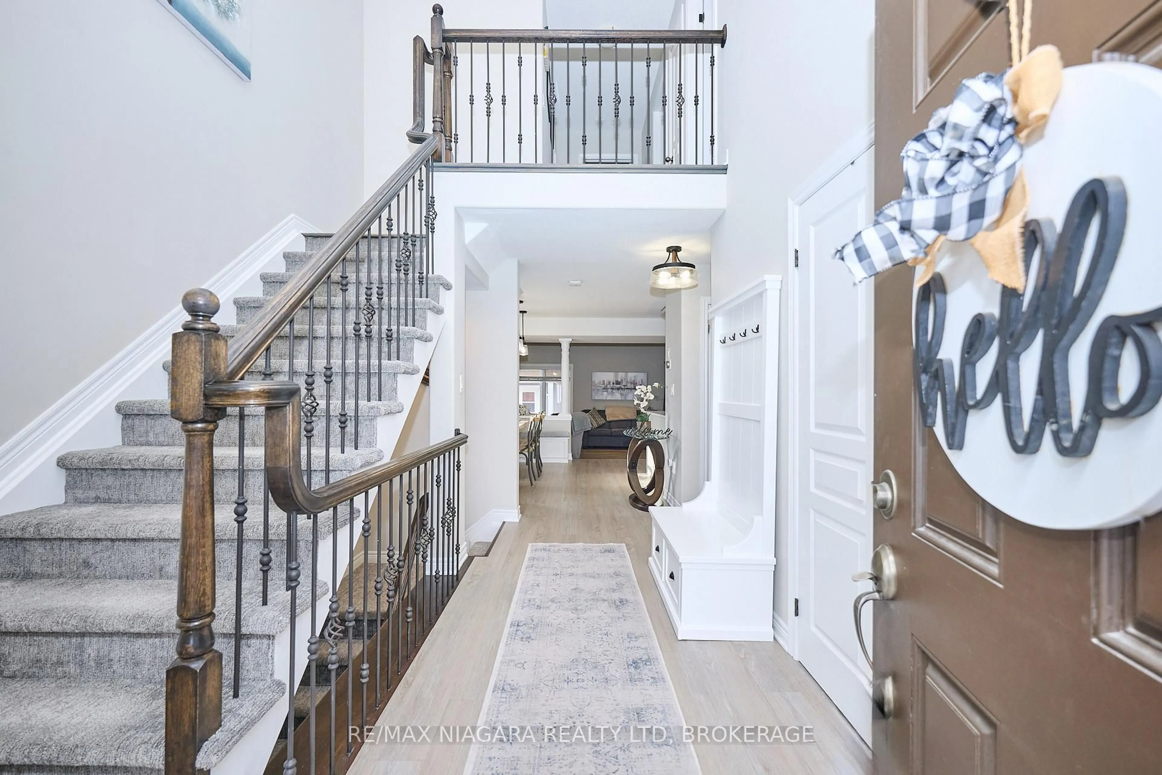 Indoor entryway for 8725 Kelsey Cres, Niagara Falls Ontario L2H 0E5