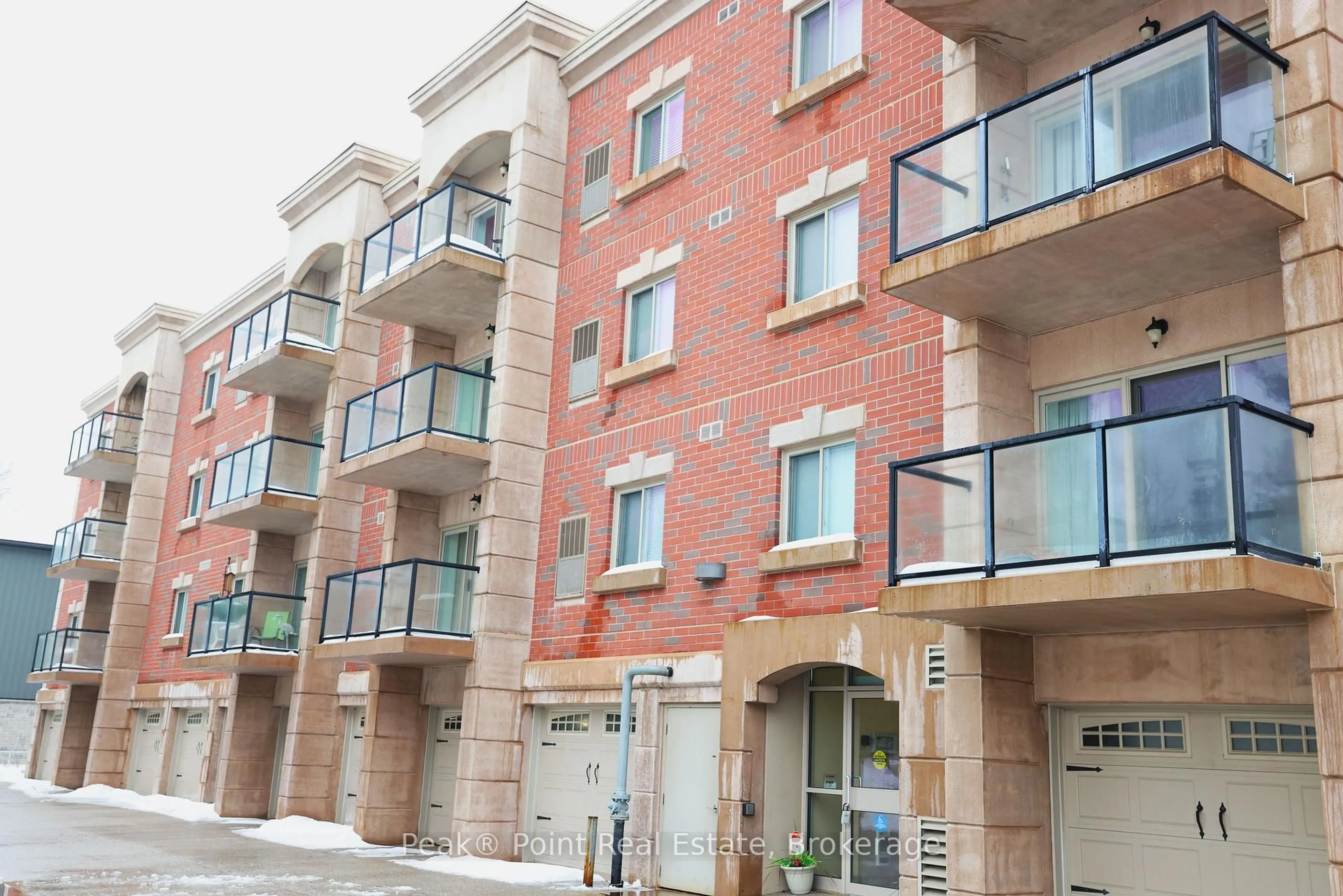 Patio, building for 221 ADELAIDE St #402, Saugeen Shores Ontario N0H 2L0