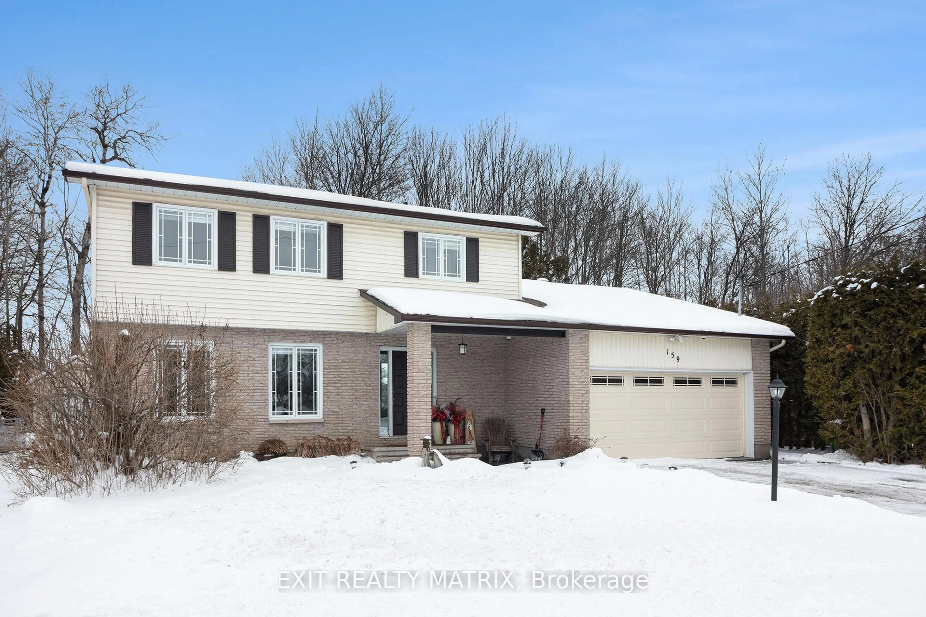 Home with vinyl exterior material, street for 159 DUNLOP Cres, Russell Ontario K4R 1B3