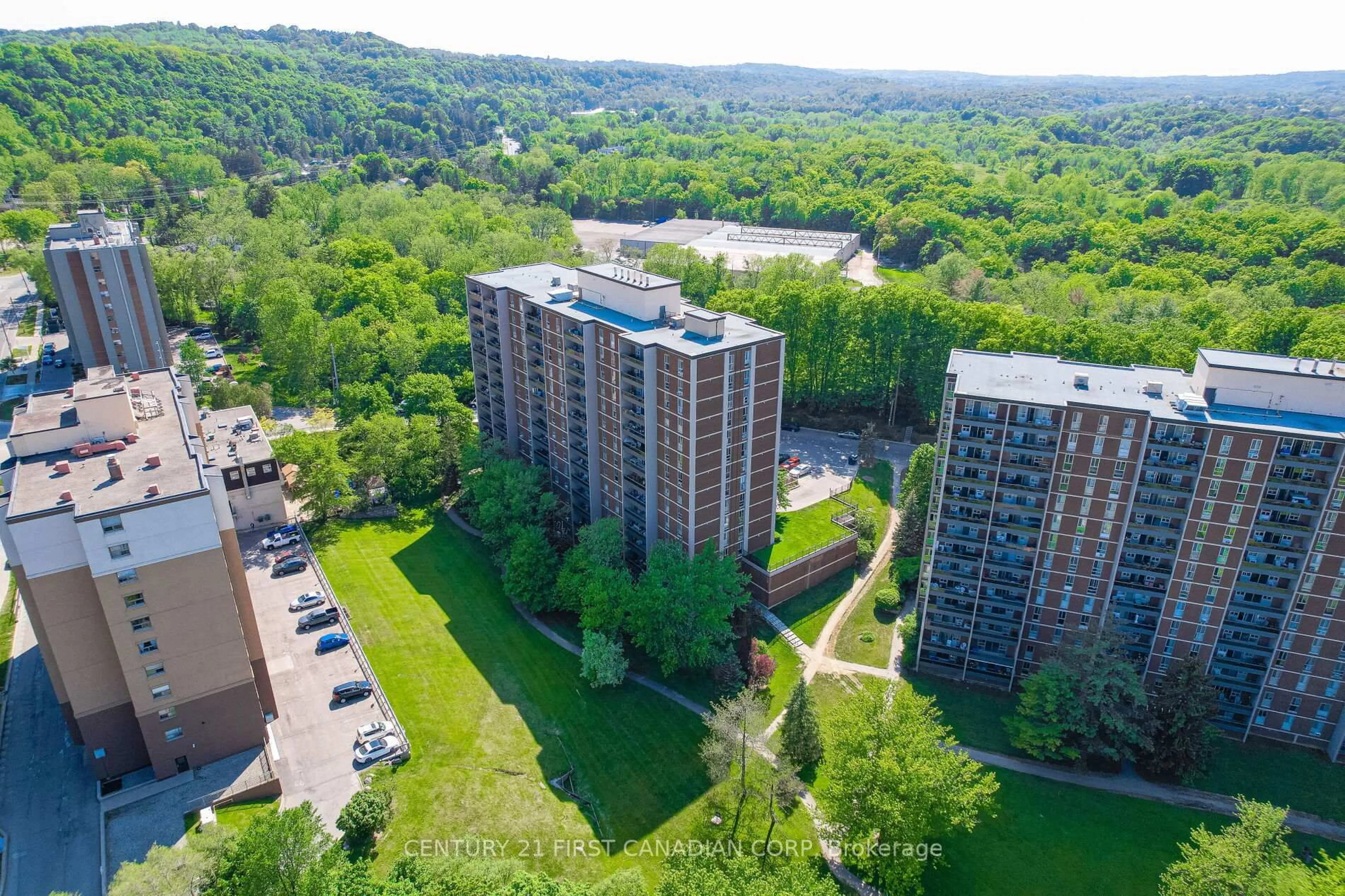A pic from outside/outdoor area/front of a property/back of a property/a pic from drone, unknown for 1964 Main St #605, Hamilton Ontario L8S 1J5