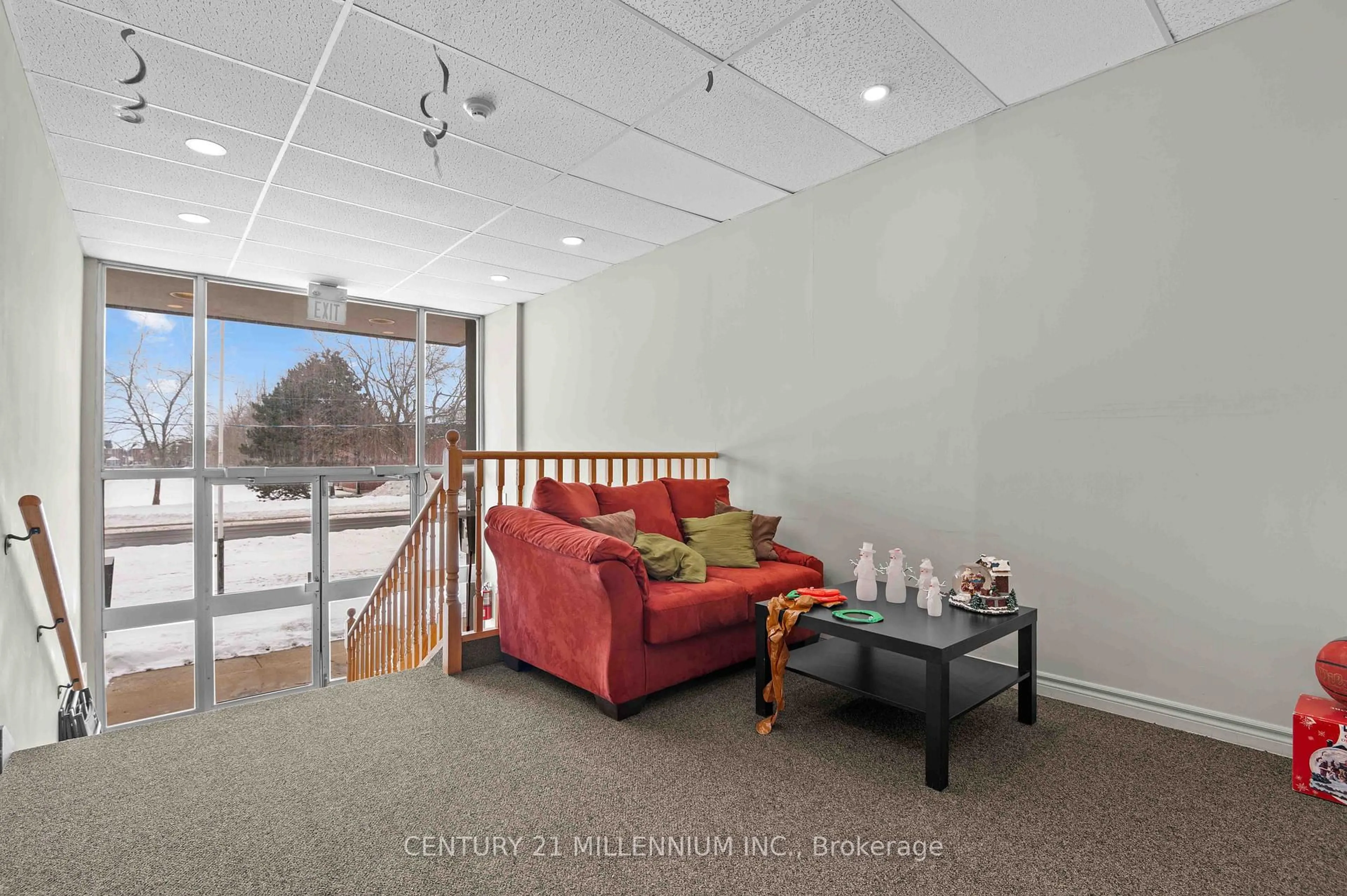 Indoor foyer for 111 Main St #207, East Luther Grand Valley Ontario L9W 6E3