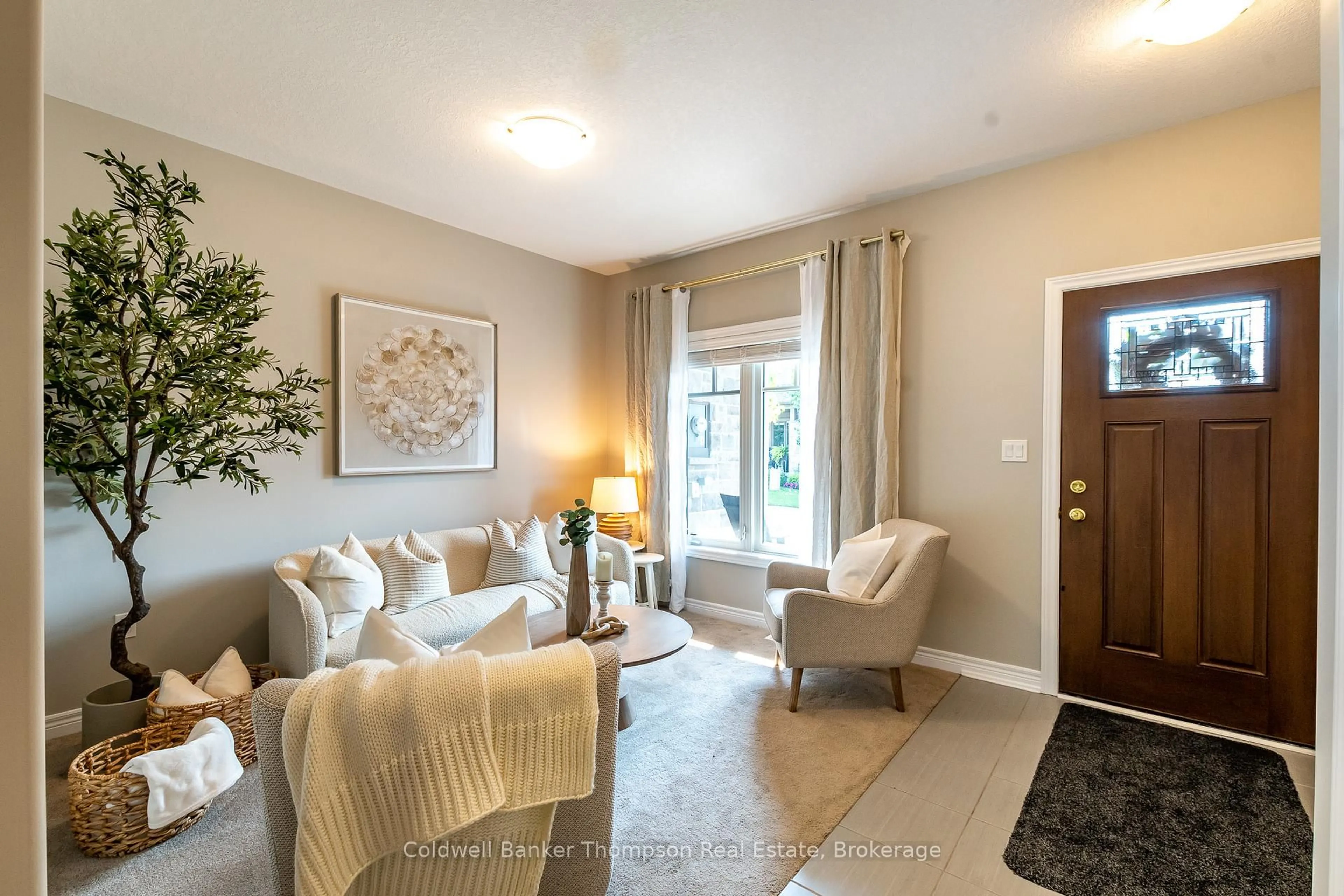 Living room with furniture, unknown for 27 Serenity Place Cres, Huntsville Ontario P1H 0C4