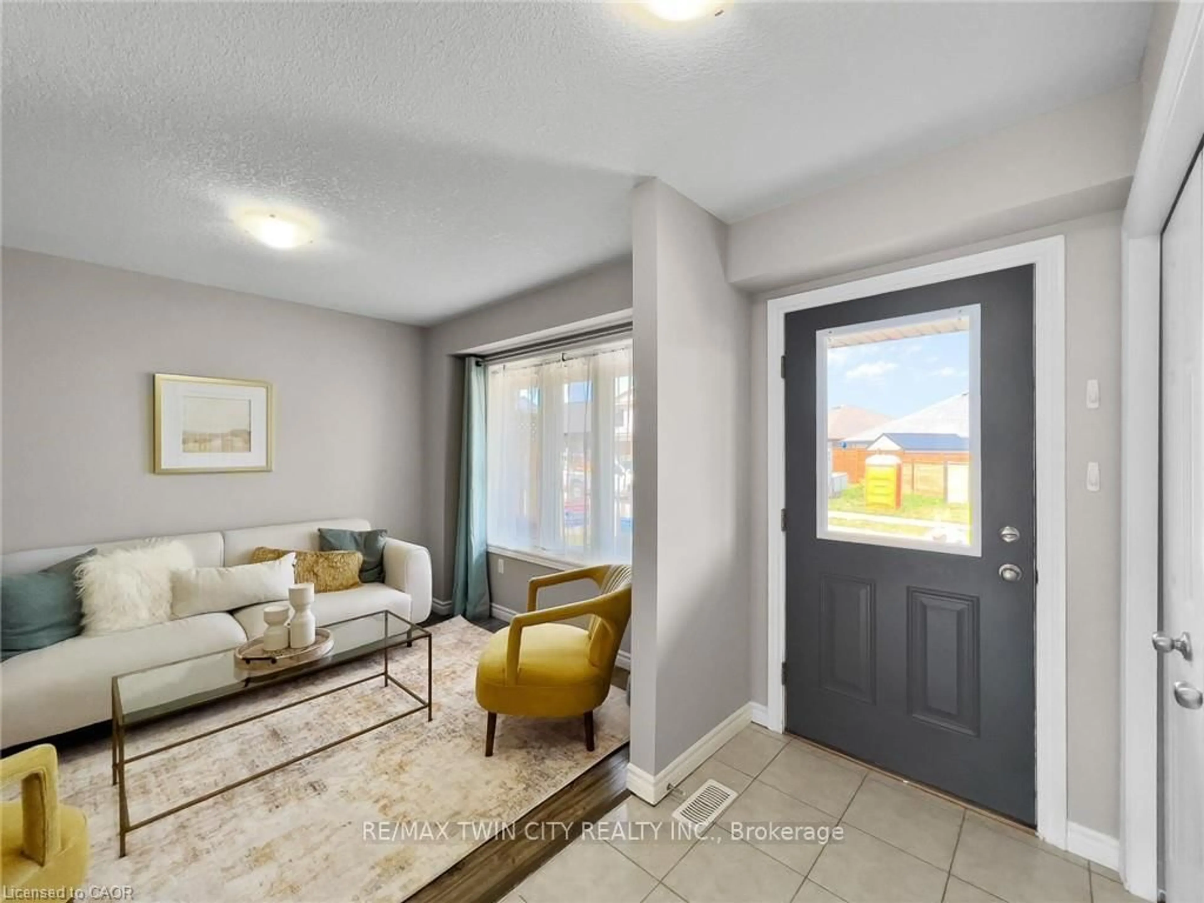 Indoor entryway for 610 Salisbury Ave, North Perth Ontario N4W 1Y8