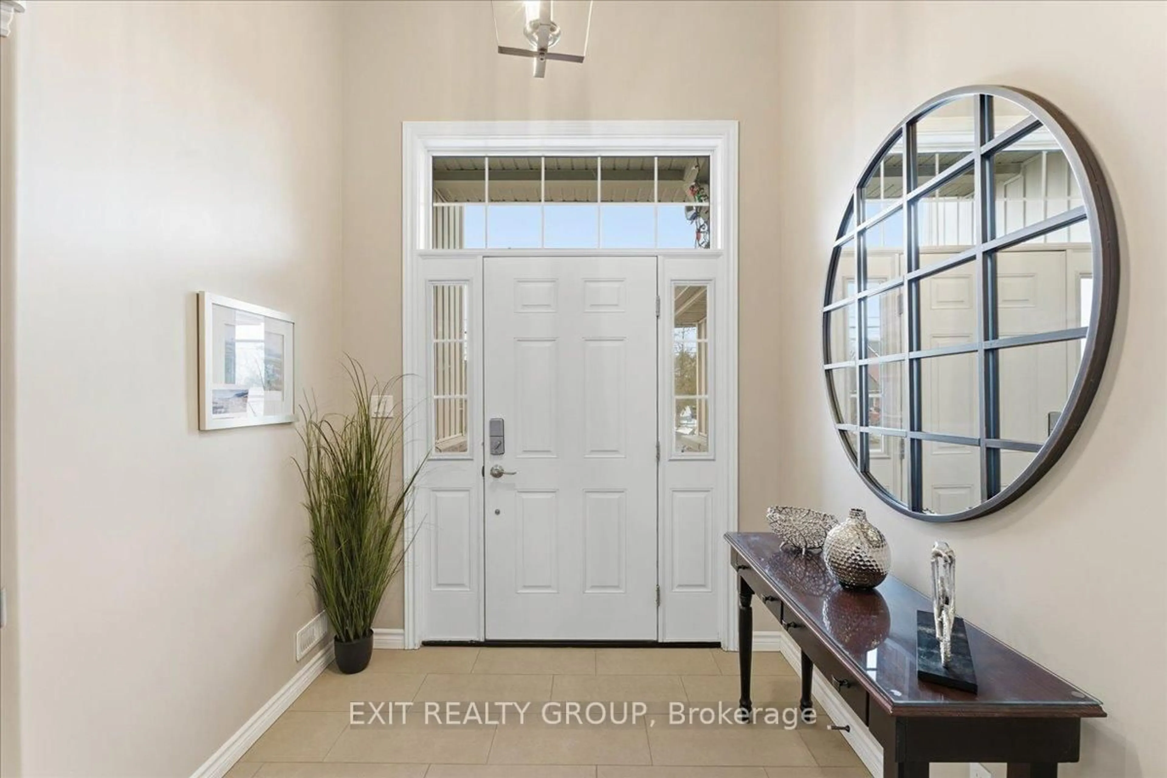 Indoor entryway for 326 Cannifton Rd, Belleville Ontario K8N 4Z6