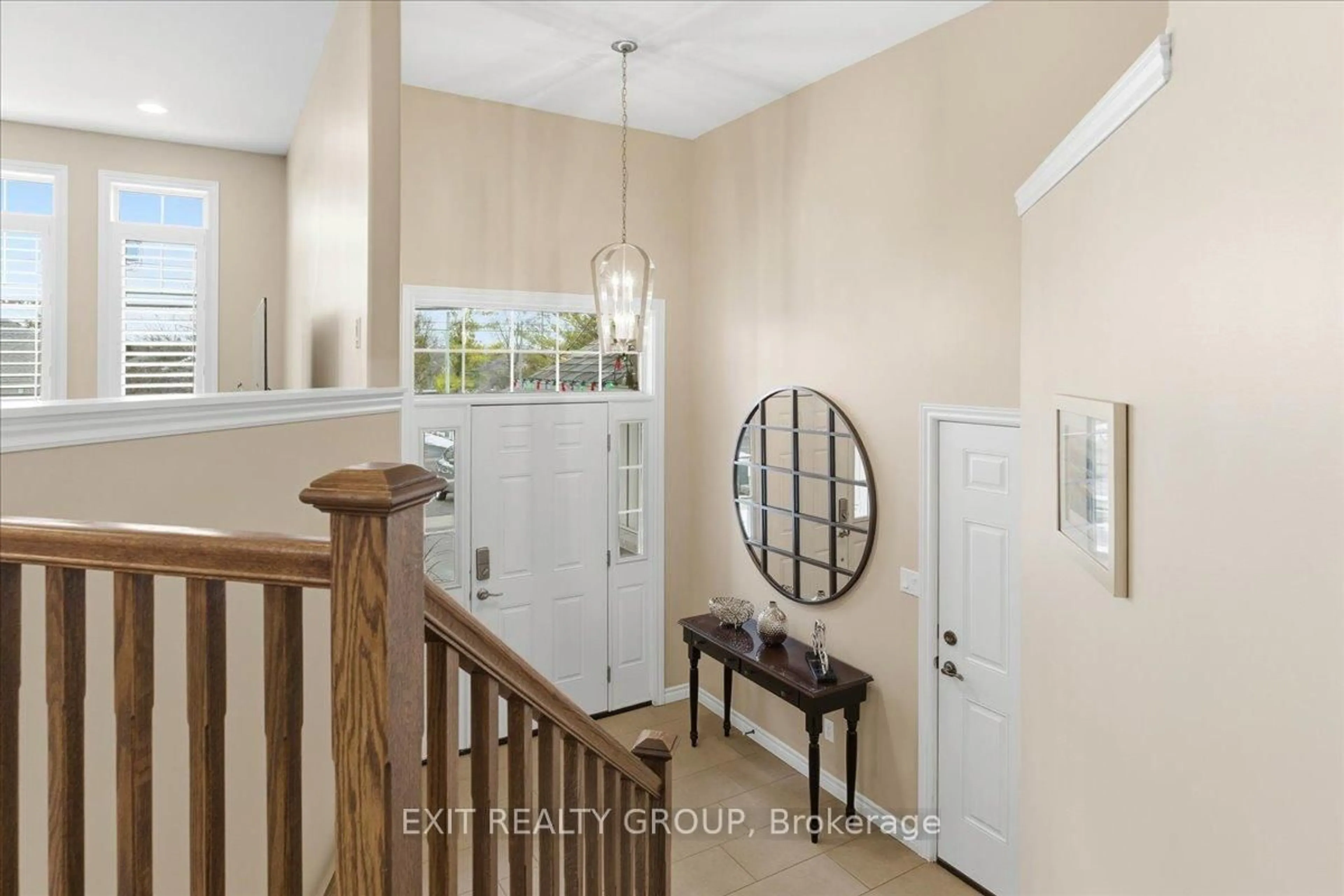 Indoor entryway for 326 Cannifton Rd, Belleville Ontario K8N 4Z6