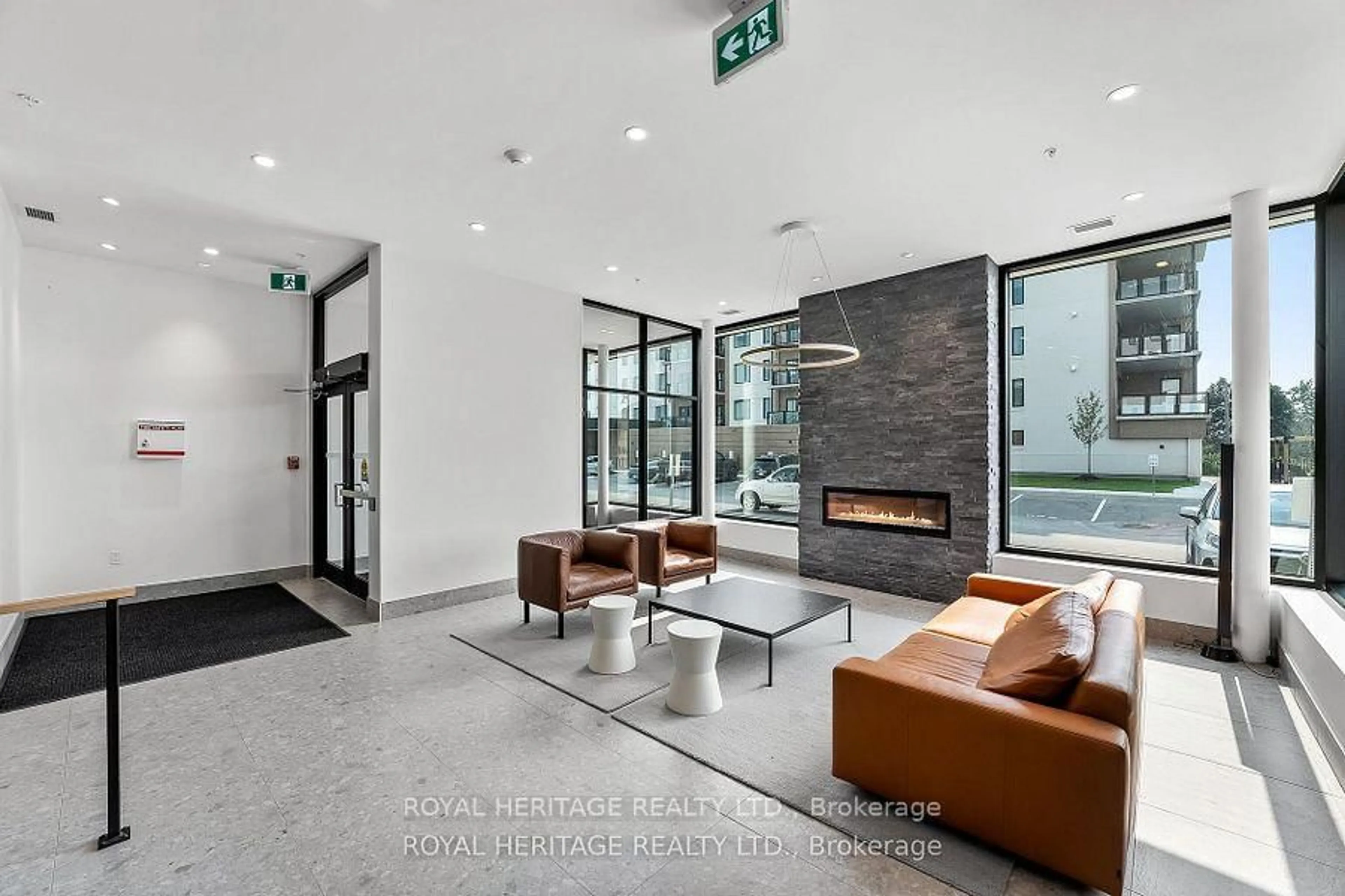 Indoor foyer for 19B West St #402, Kawartha Lakes Ontario K0M 1N0