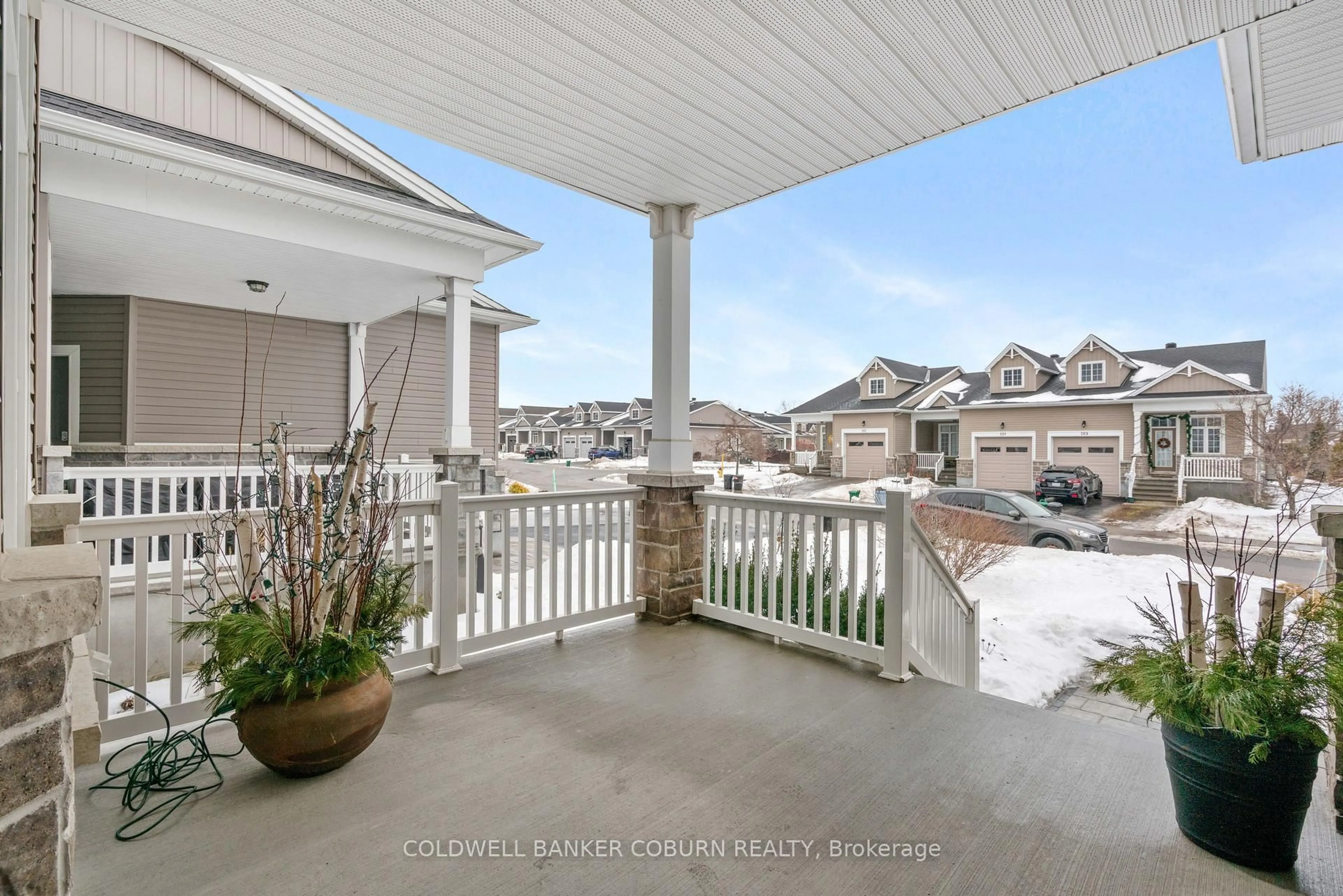 Patio, mountain view for 186 Oxford St, North Grenville Ontario K0G 1J0