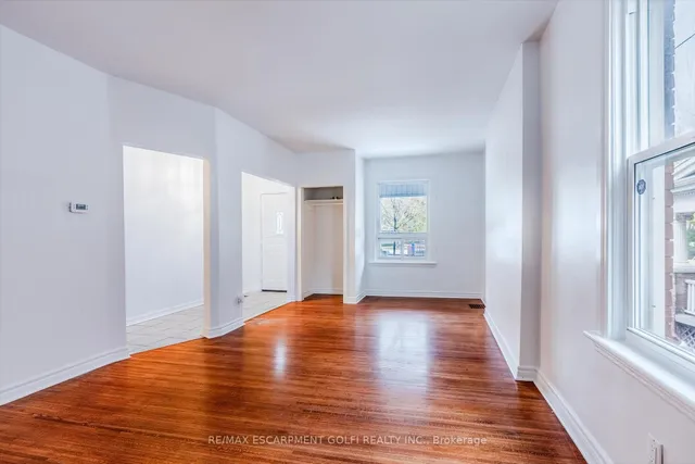 49 Myrtle Ave, Hamilton 4