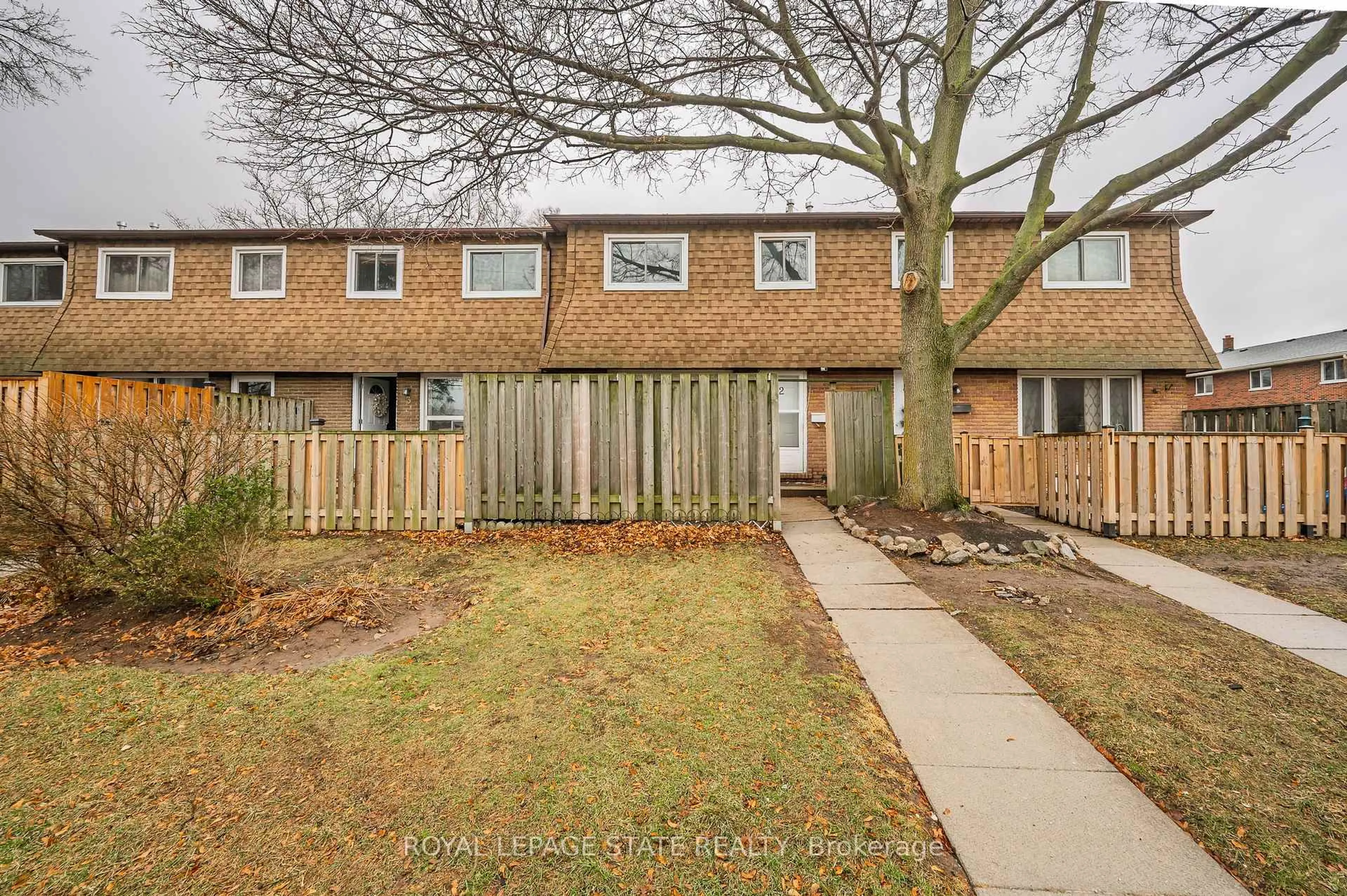 A pic from outside/outdoor area/front of a property/back of a property/a pic from drone, street for 165 Limeridge Rd #2, Hamilton Ontario L9C 2V4