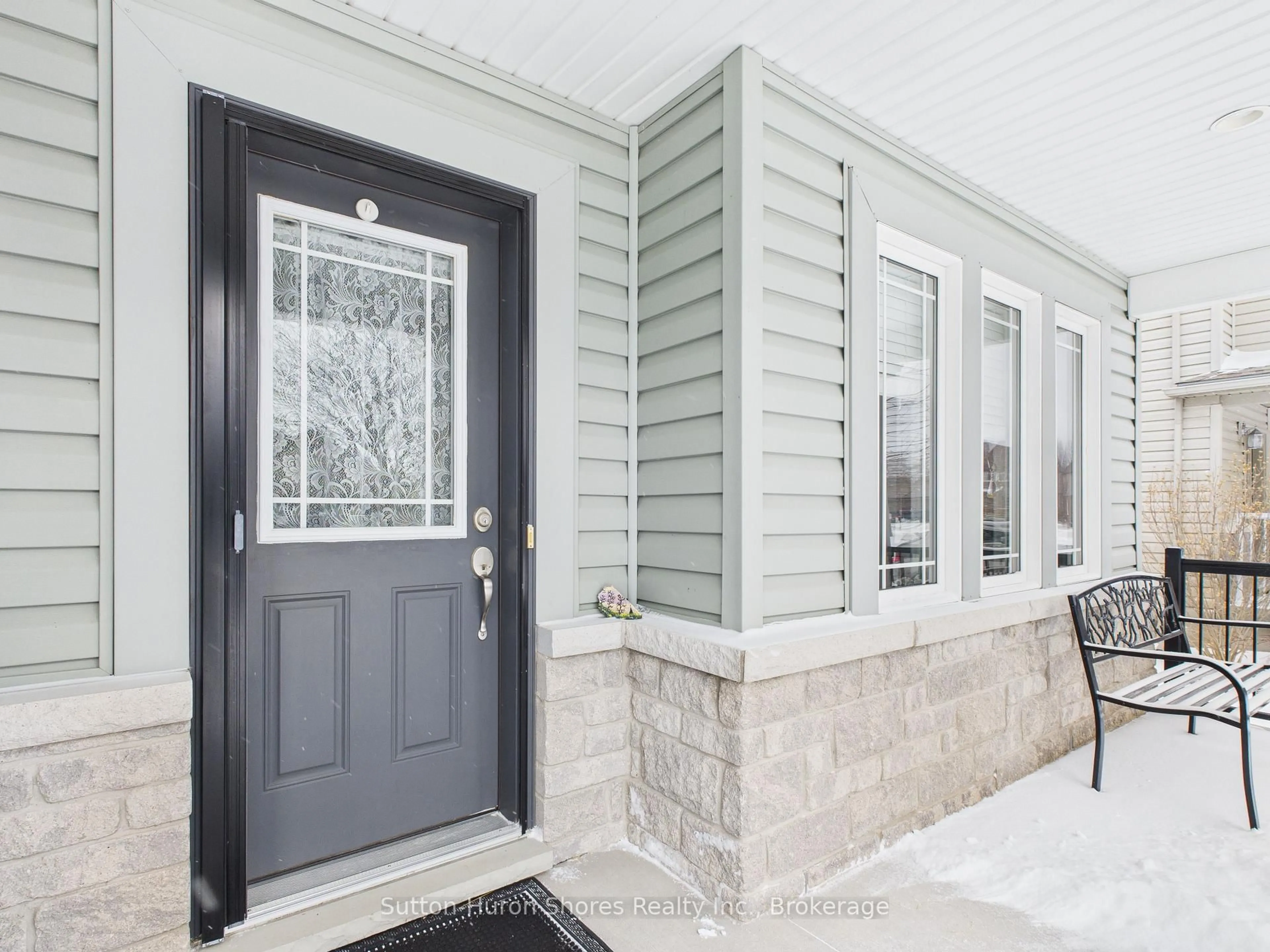 Home with vinyl exterior material, street for 873 Sumpton St, Saugeen Shores Ontario N0H 2C2