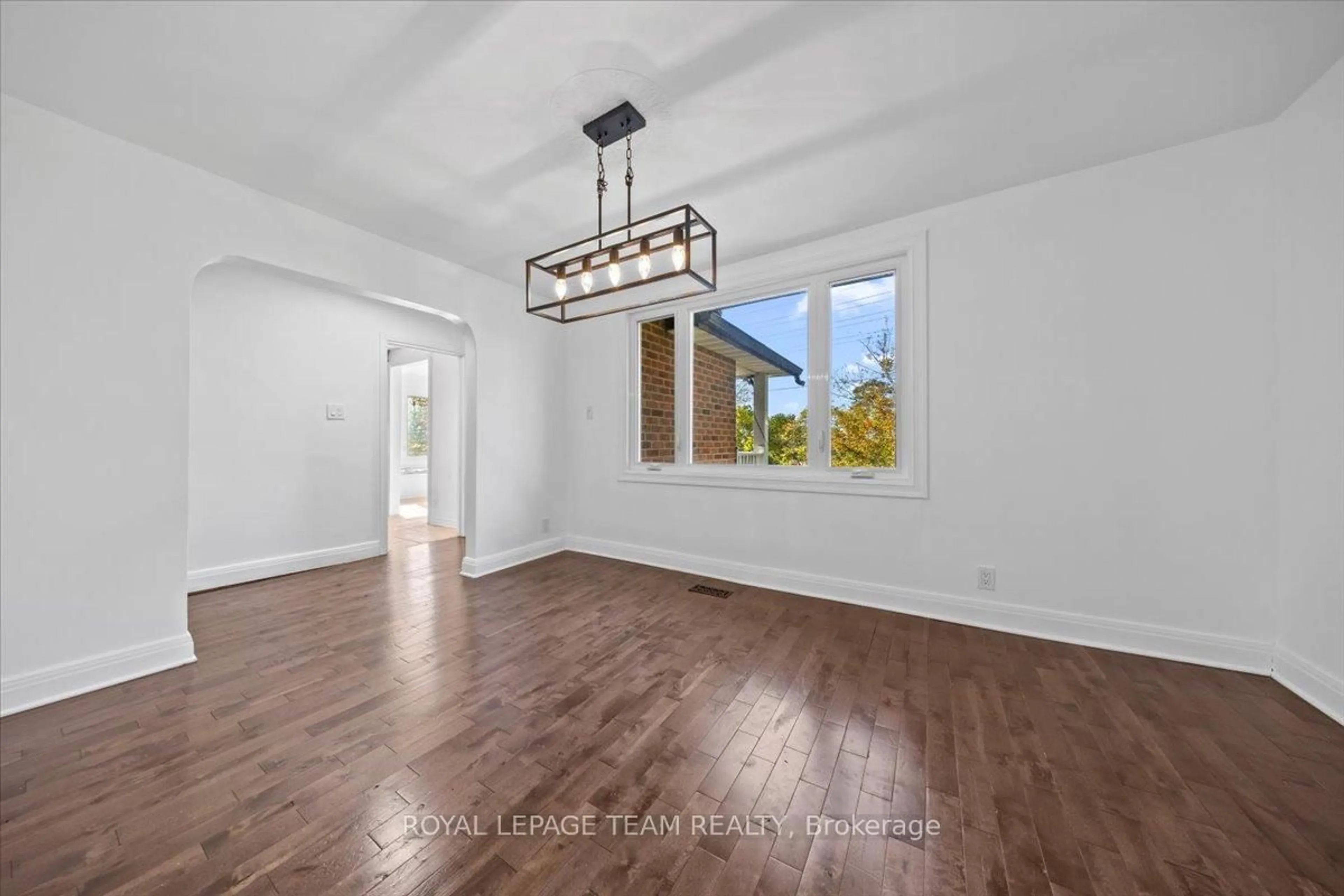 Unknown for 5410 Old Richmond Rd, Ottawa Ontario K2R 1G7