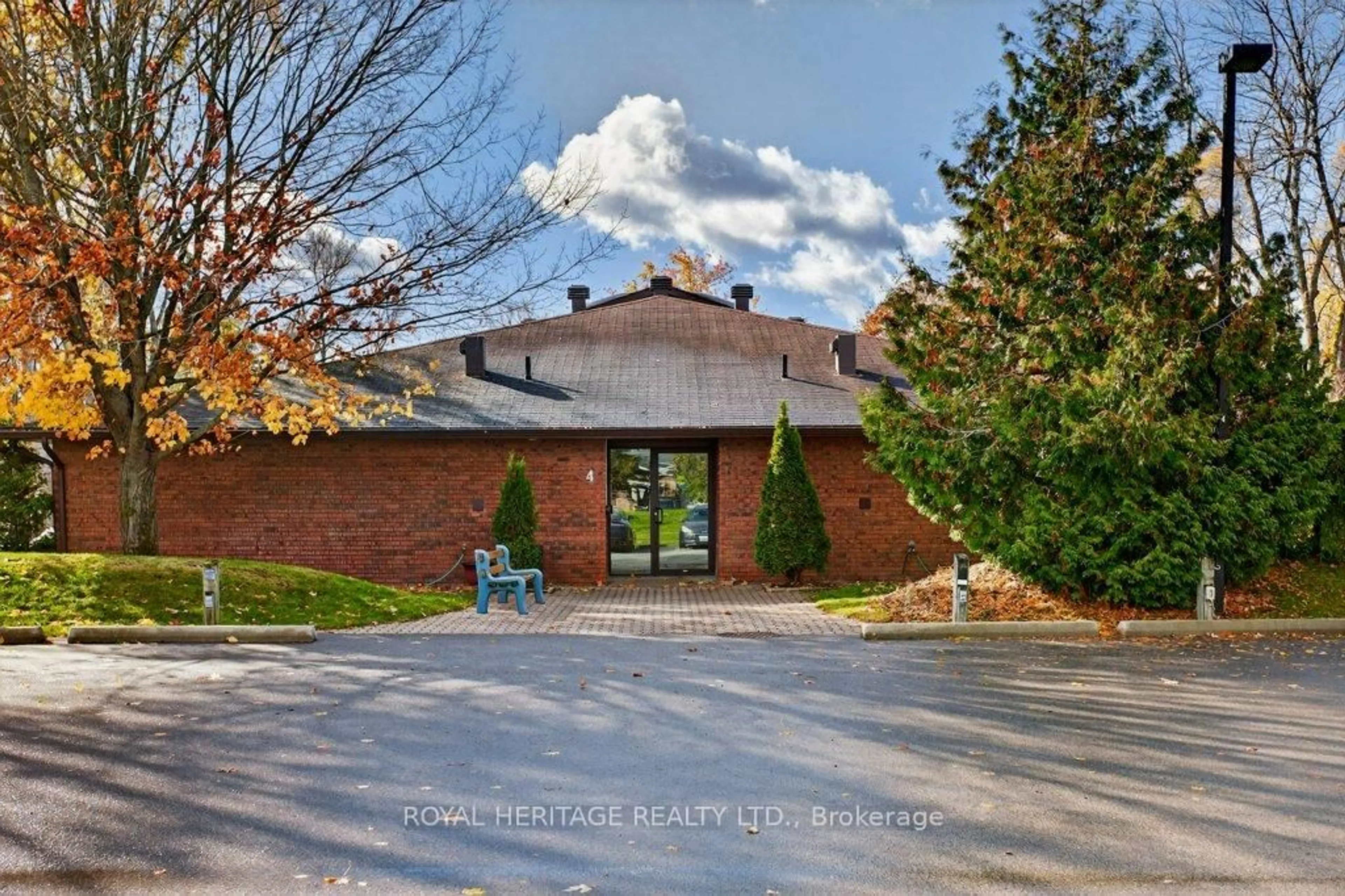 Unknown for 200 East St #405, Kawartha Lakes Ontario K0M 1A0