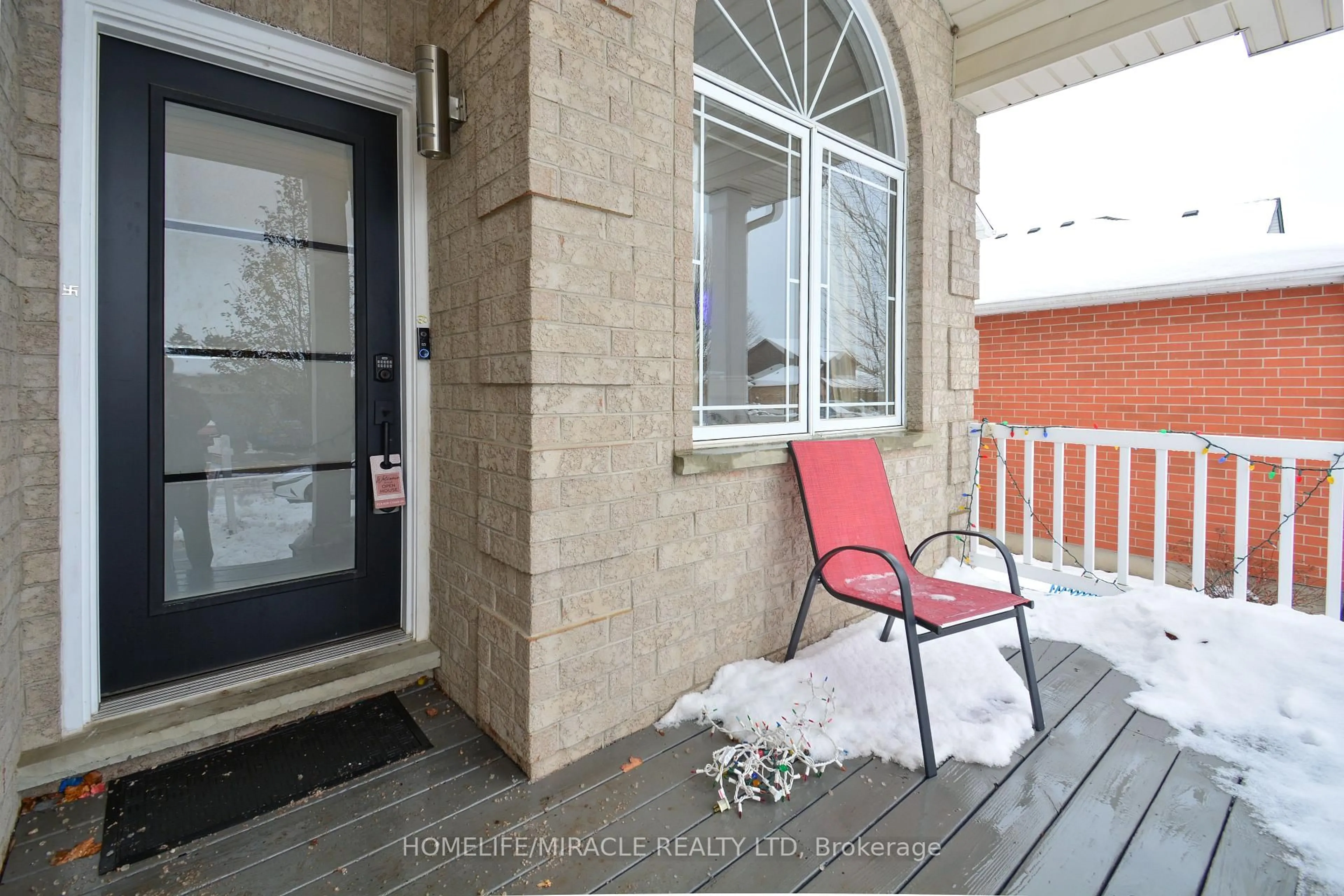 Patio, street for 39 Endeavour Dr, Cambridge Ontario N3C 4C4