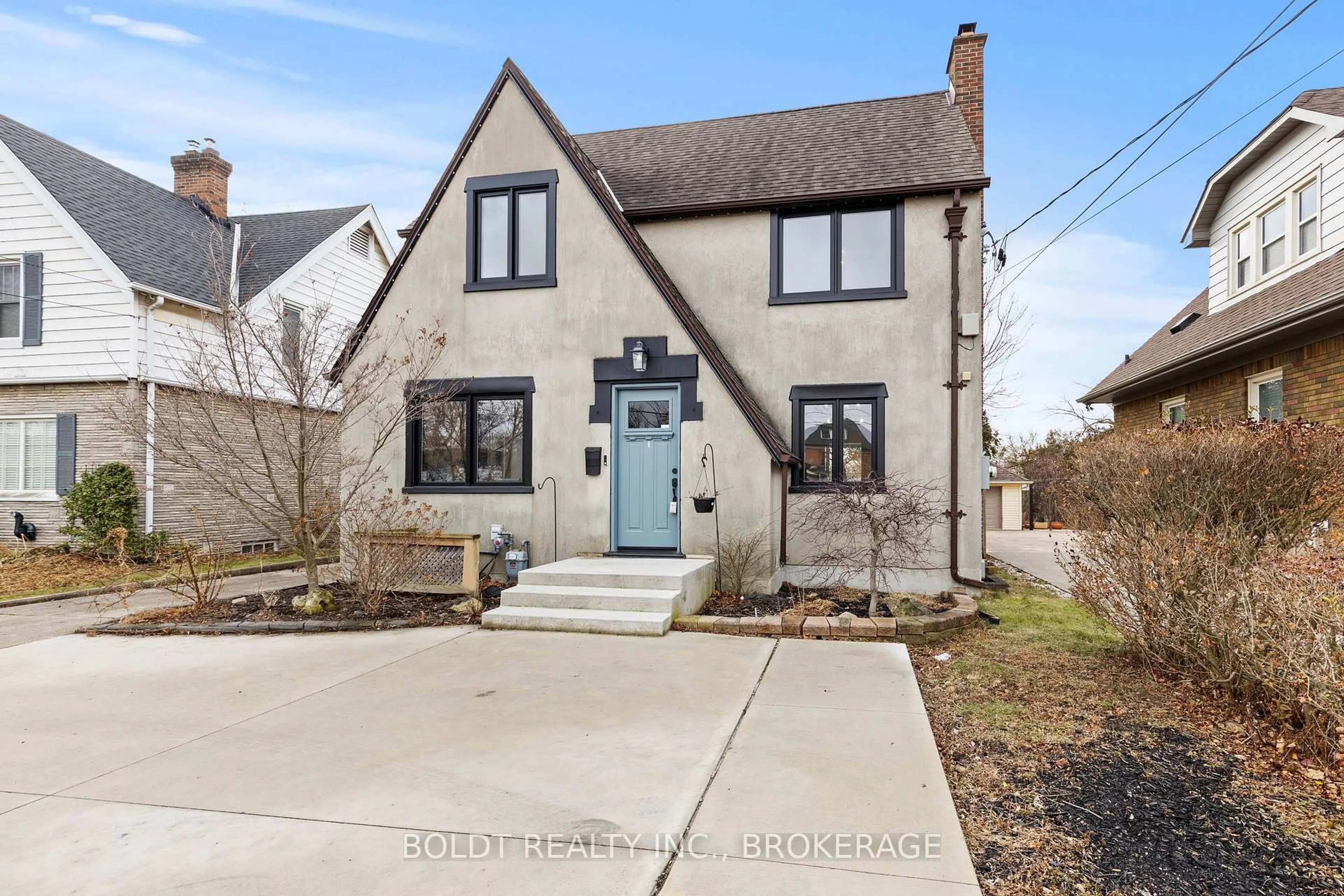 Home with brick exterior material, street for 322 Queenston St, St. Catharines Ontario L2P 2X7