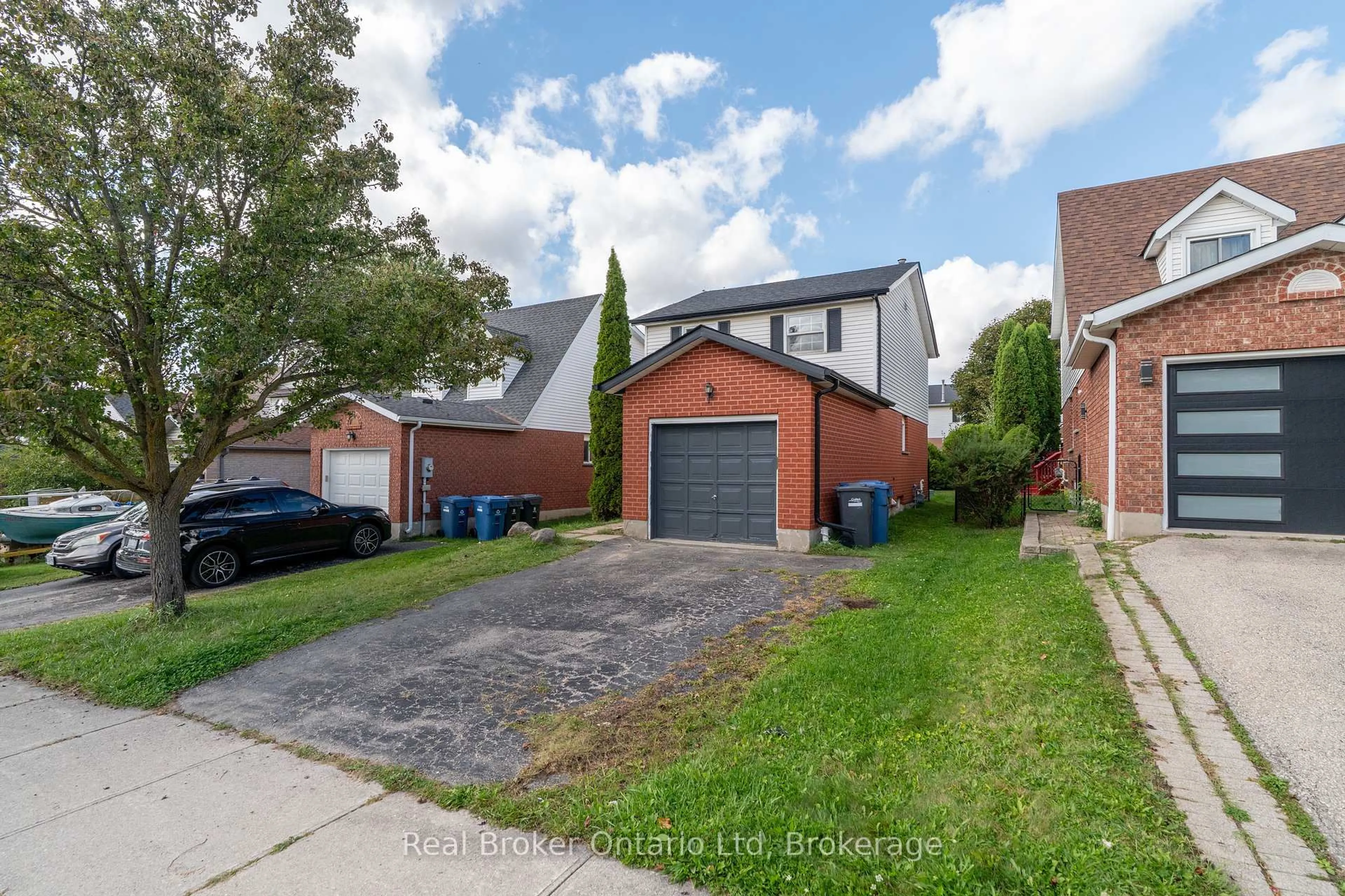 A pic from outside/outdoor area/front of a property/back of a property/a pic from drone, street for 25 Sidney Cres, Guelph Ontario N1G 4V1