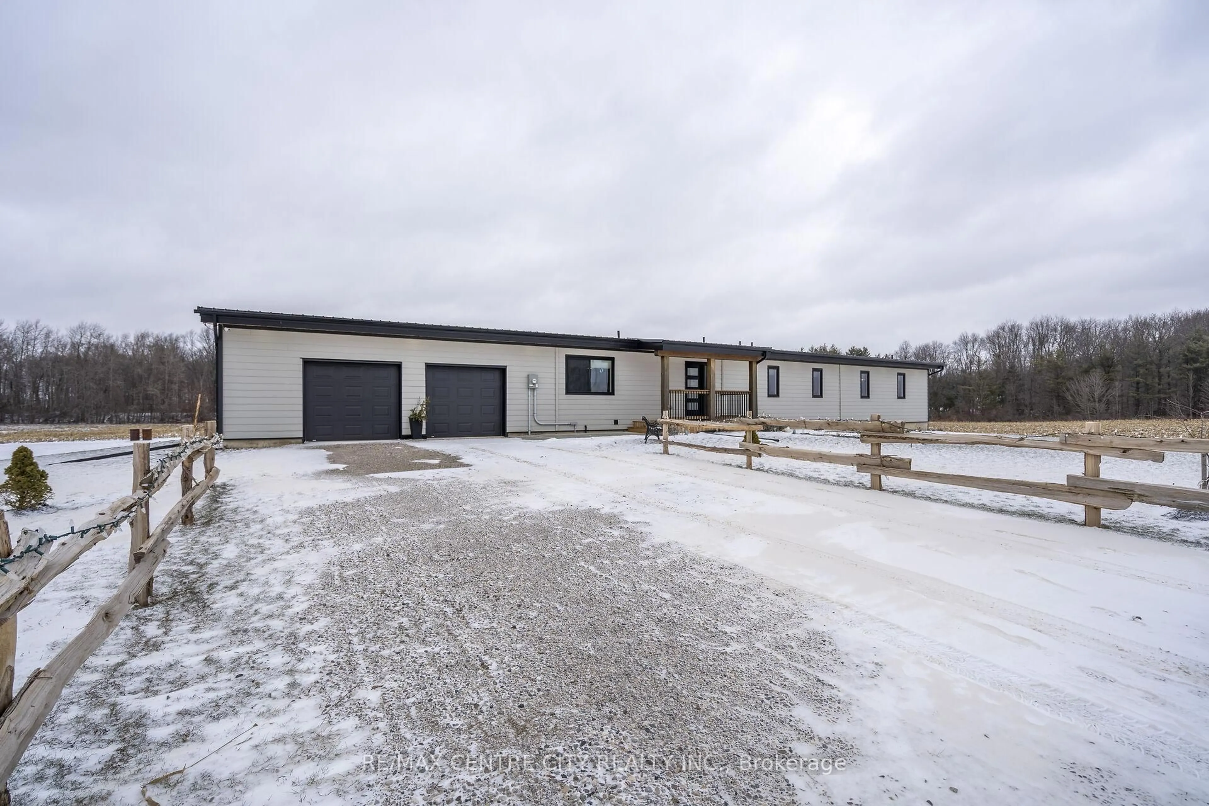 A pic from outside/outdoor area/front of a property/back of a property/a pic from drone, building for 143273 Hawkins Rd, South-West Oxford Ontario N0L 1C0