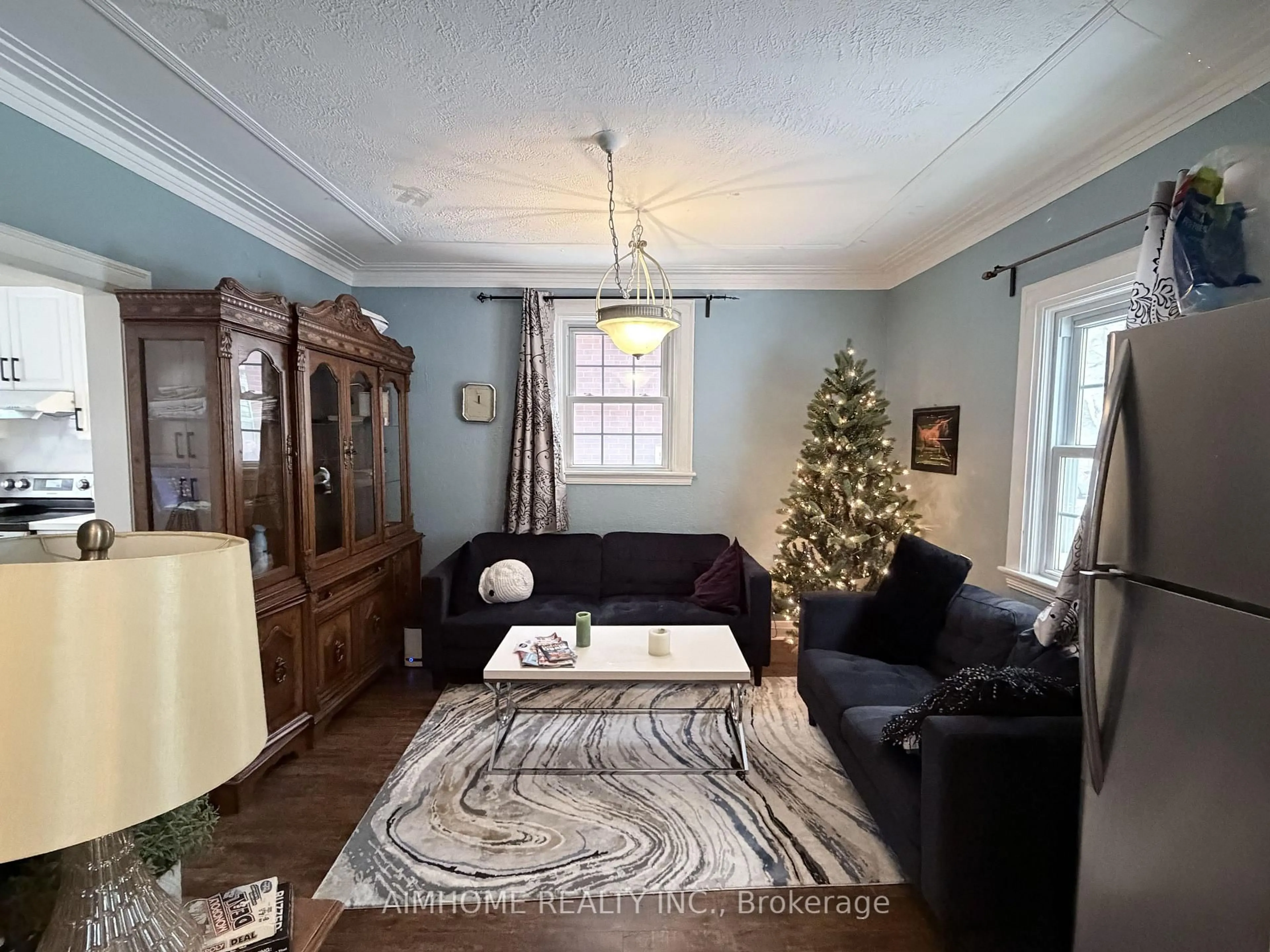 Living room with furniture, unknown for 110 Traymore Ave, Hamilton Ontario L8S 1R7
