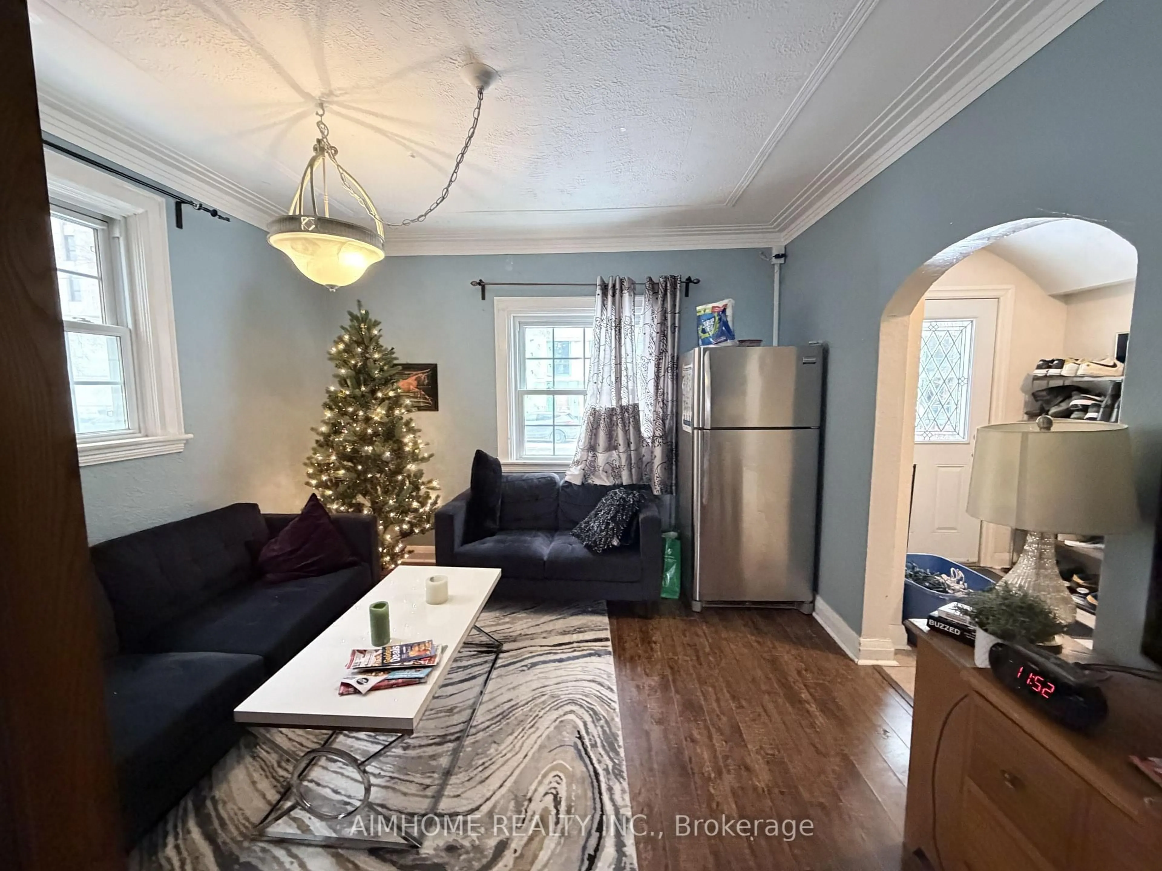 A pic of a room for 110 Traymore Ave, Hamilton Ontario L8S 1R7