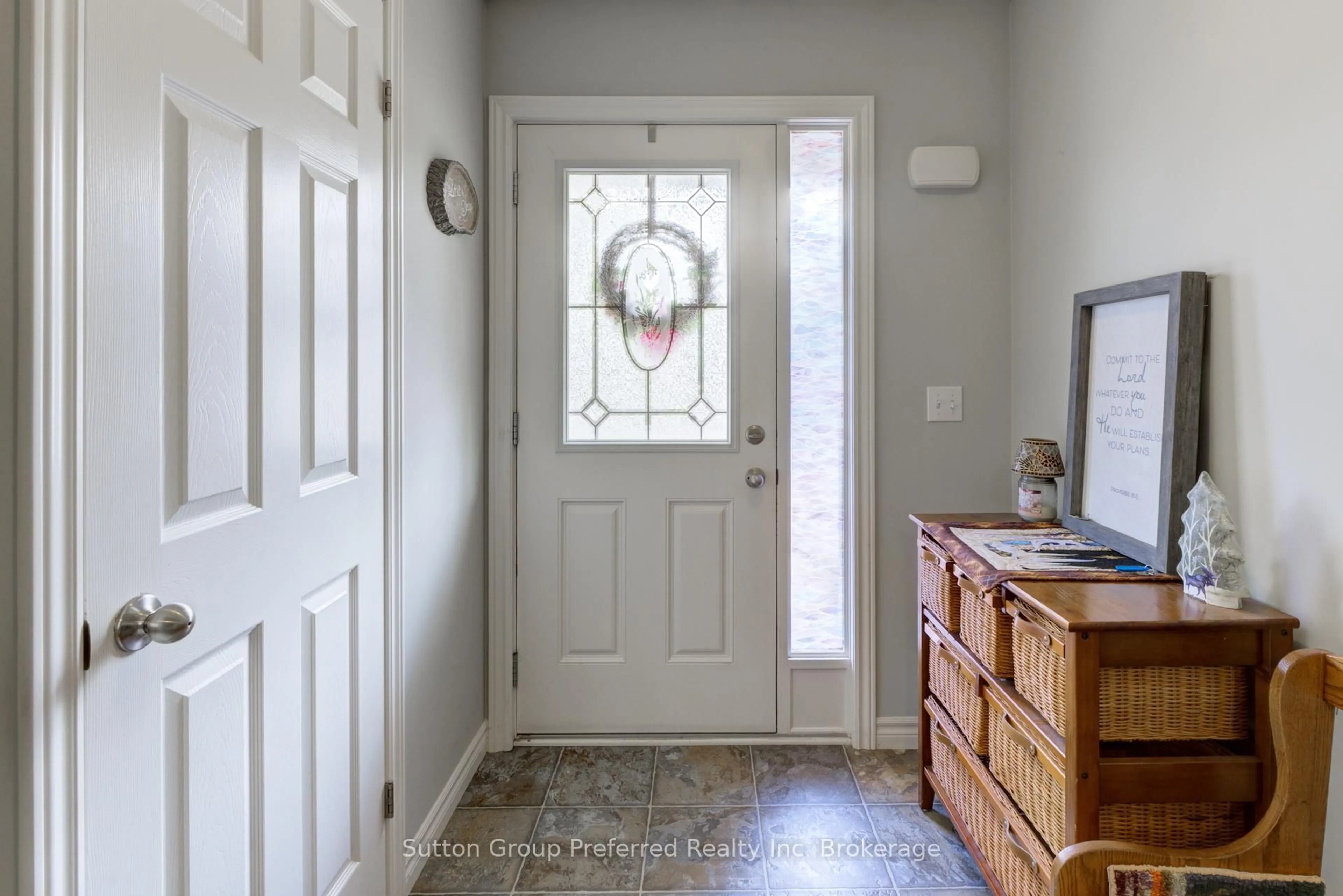 Indoor entryway for 176 Ferguson Dr #3, Woodstock Ontario N4V 0G6