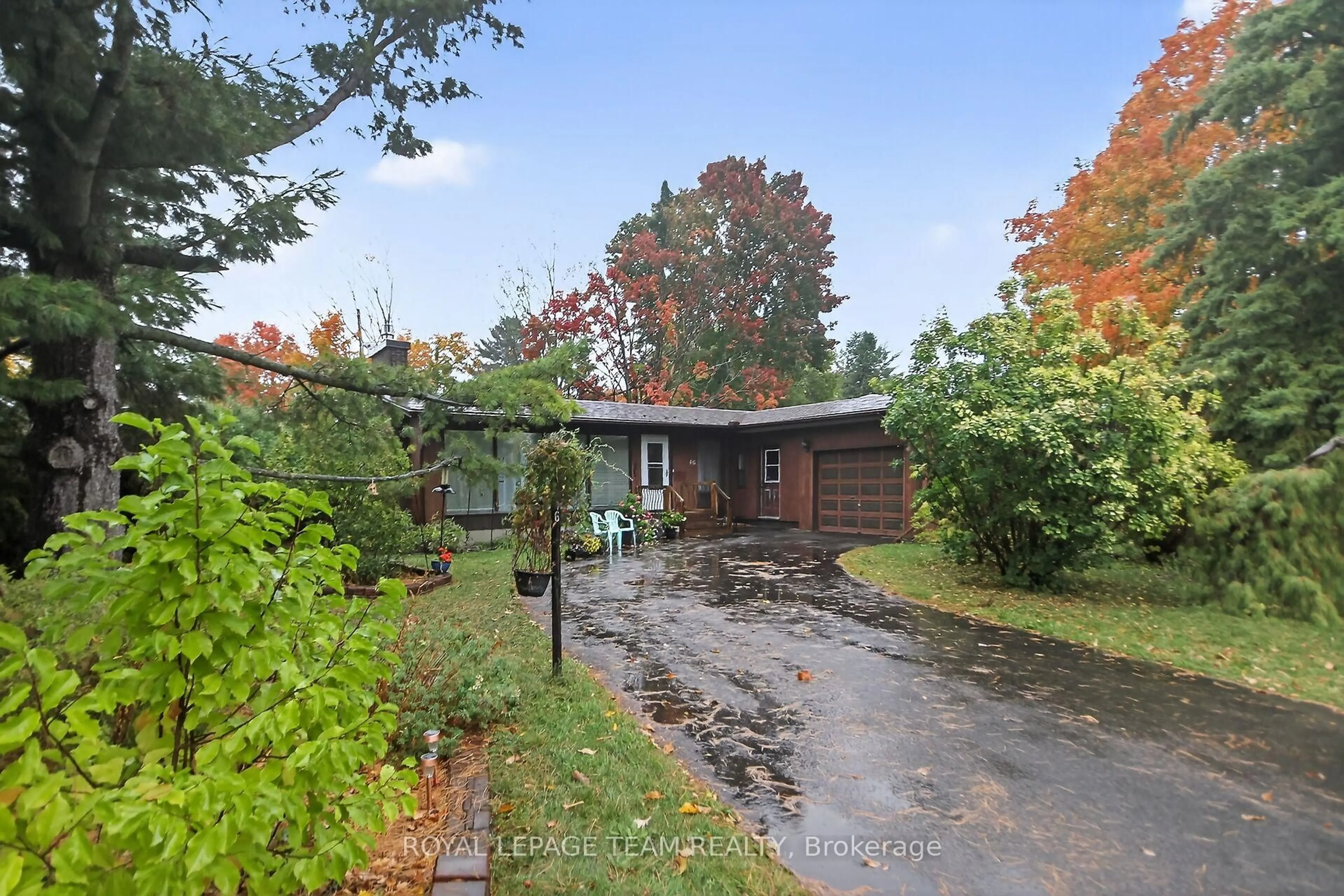 Unknown for 46 Quinpool Cres, Ottawa Ontario K2H 6J1