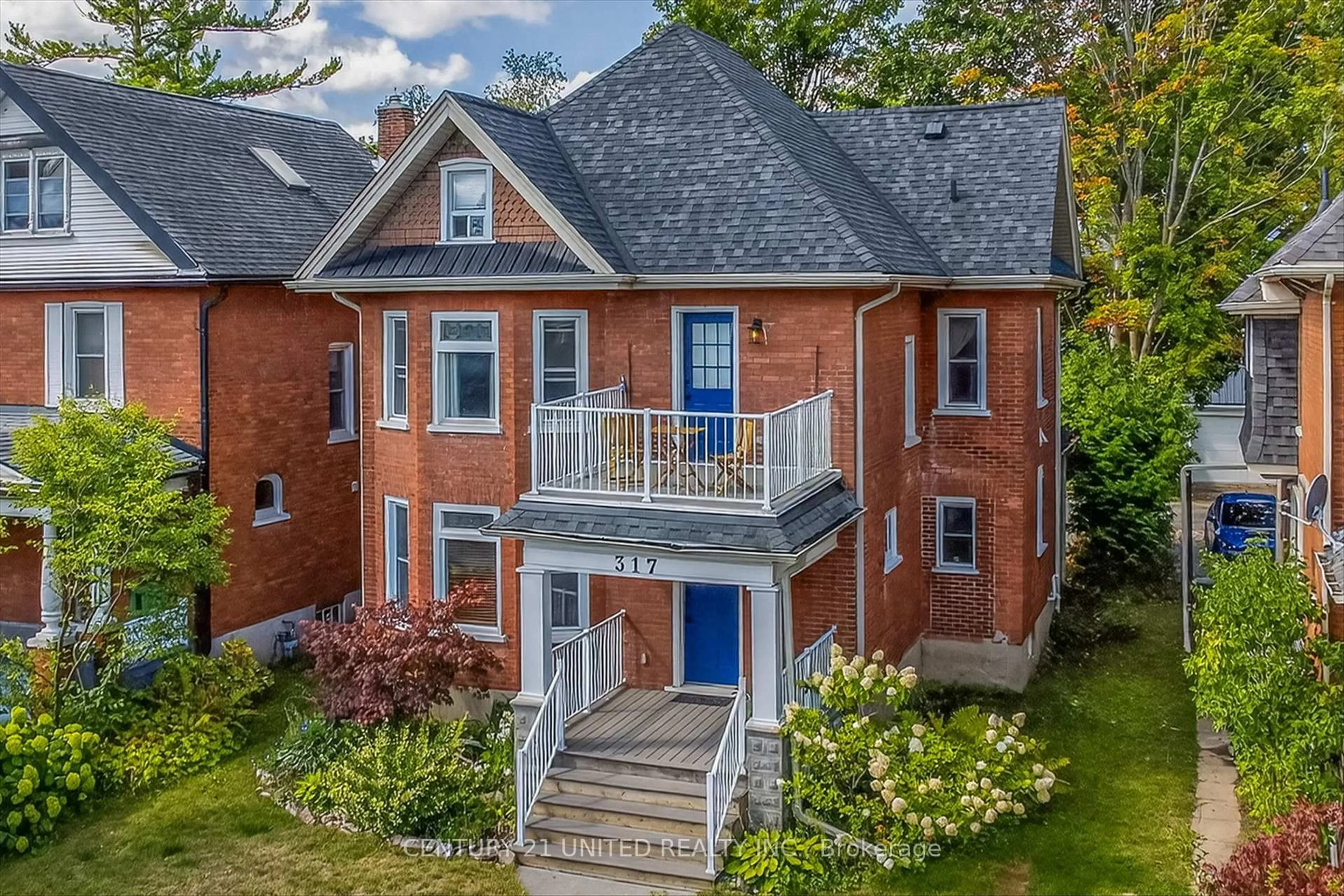 A pic from outside/outdoor area/front of a property/back of a property/a pic from drone, street for 317 Margaret Ave, Peterborough Ontario K9J 5H1