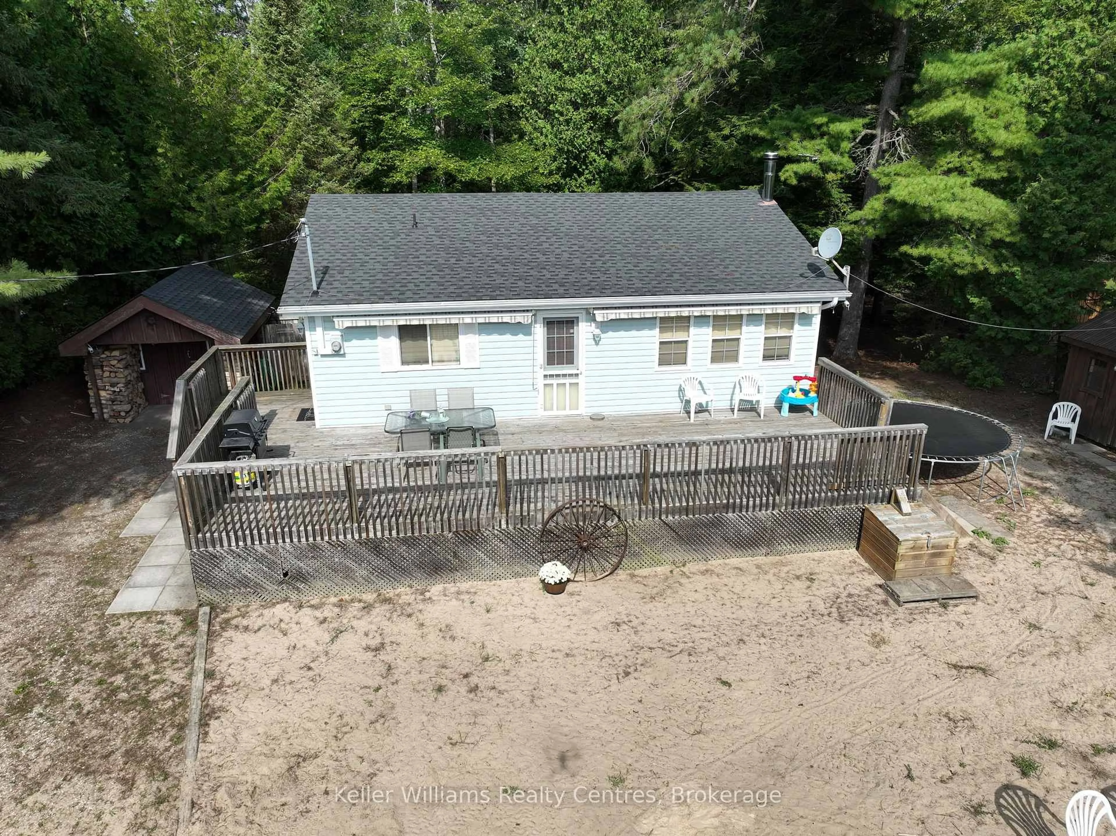 A pic from outside/outdoor area/front of a property/back of a property/a pic from drone, water/lake/river/ocean view for 226 Ogimah Rd, Native Leased Lands Ontario N0H 2T0