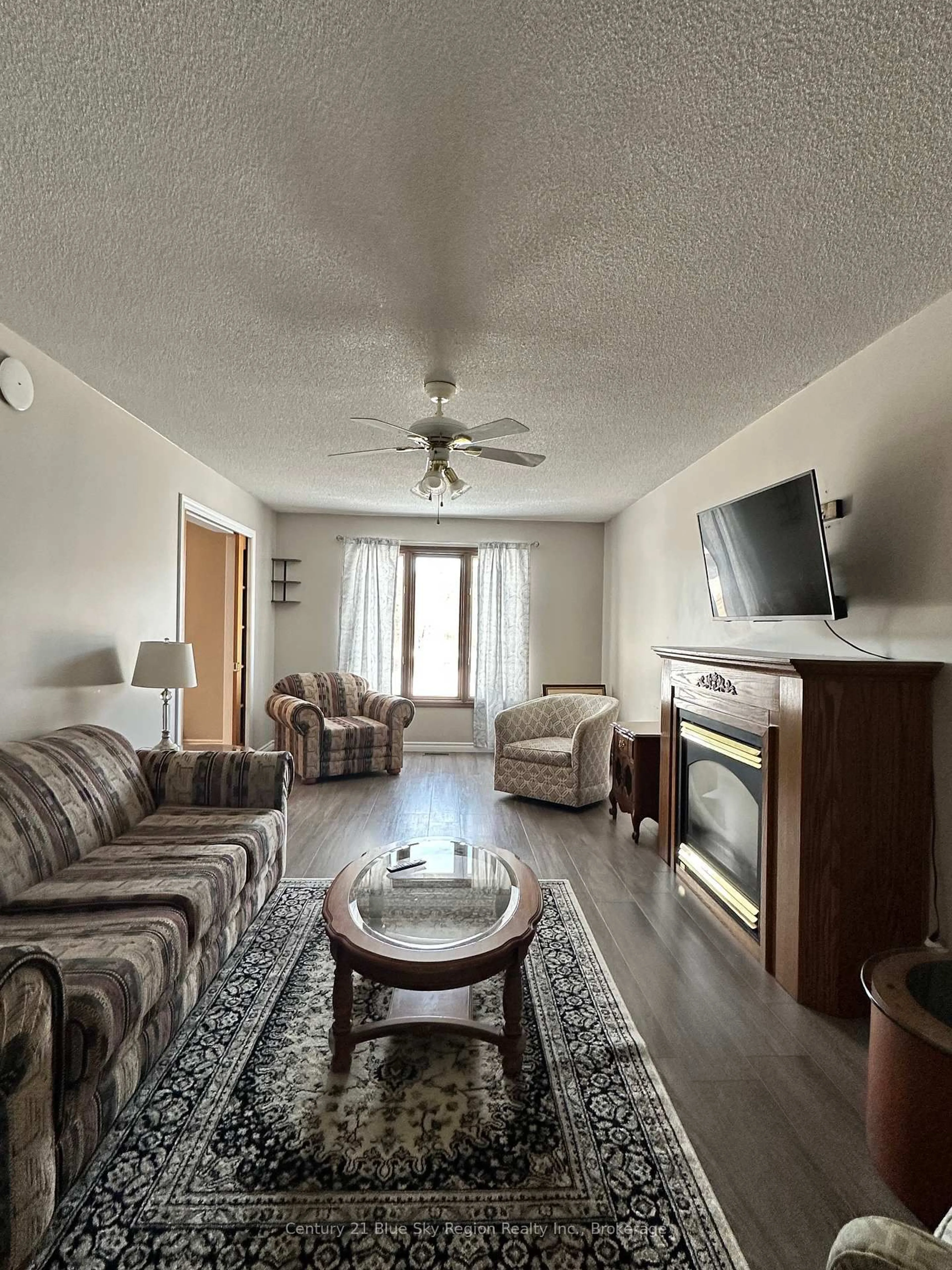 Living room with furniture, unknown for 391 Mattawan St, Mattawa Ontario P0H 1V0