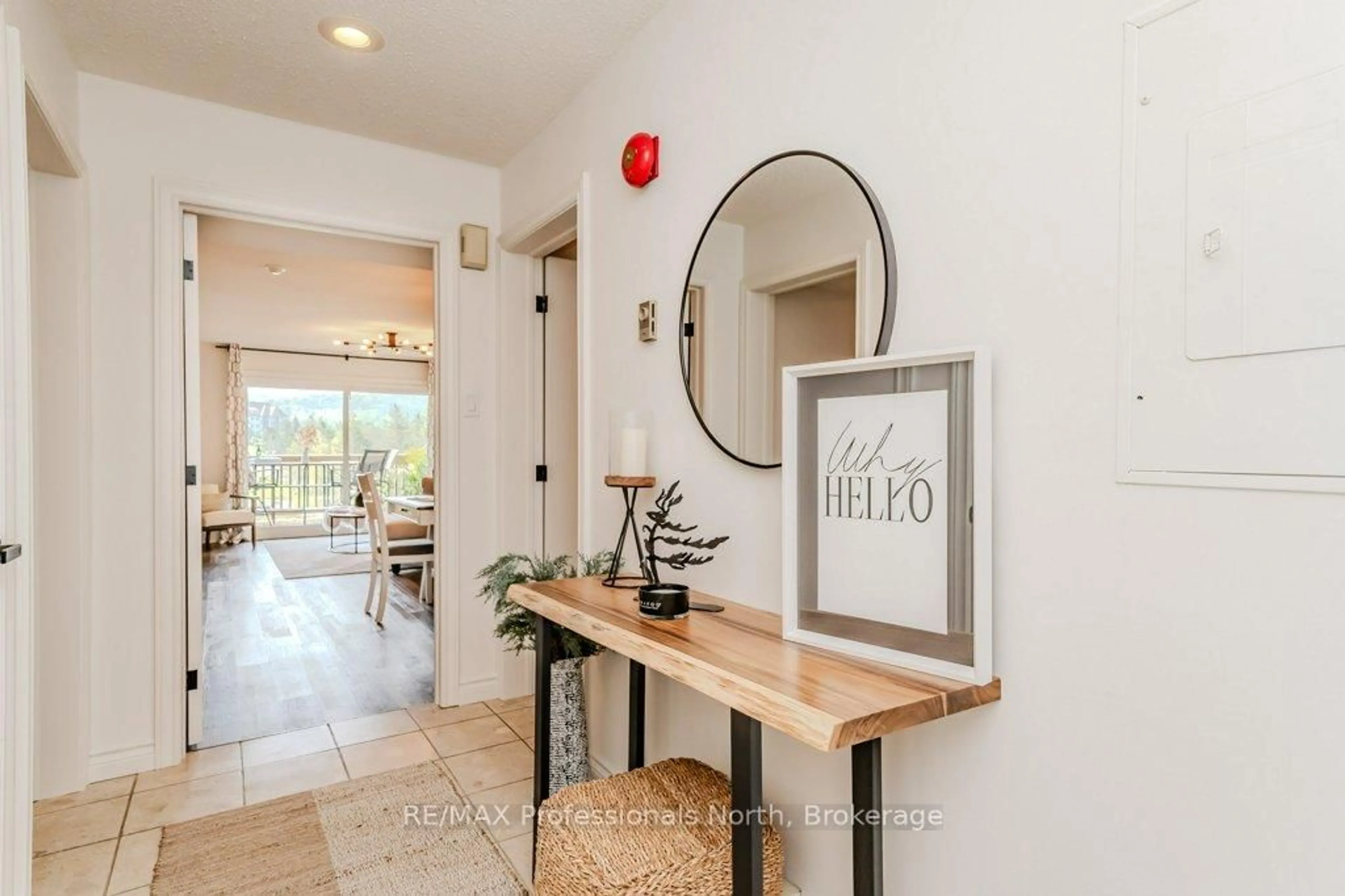 Indoor entryway for 1235 Deerhurst Dr #33-105, Huntsville Ontario P1H 2J4