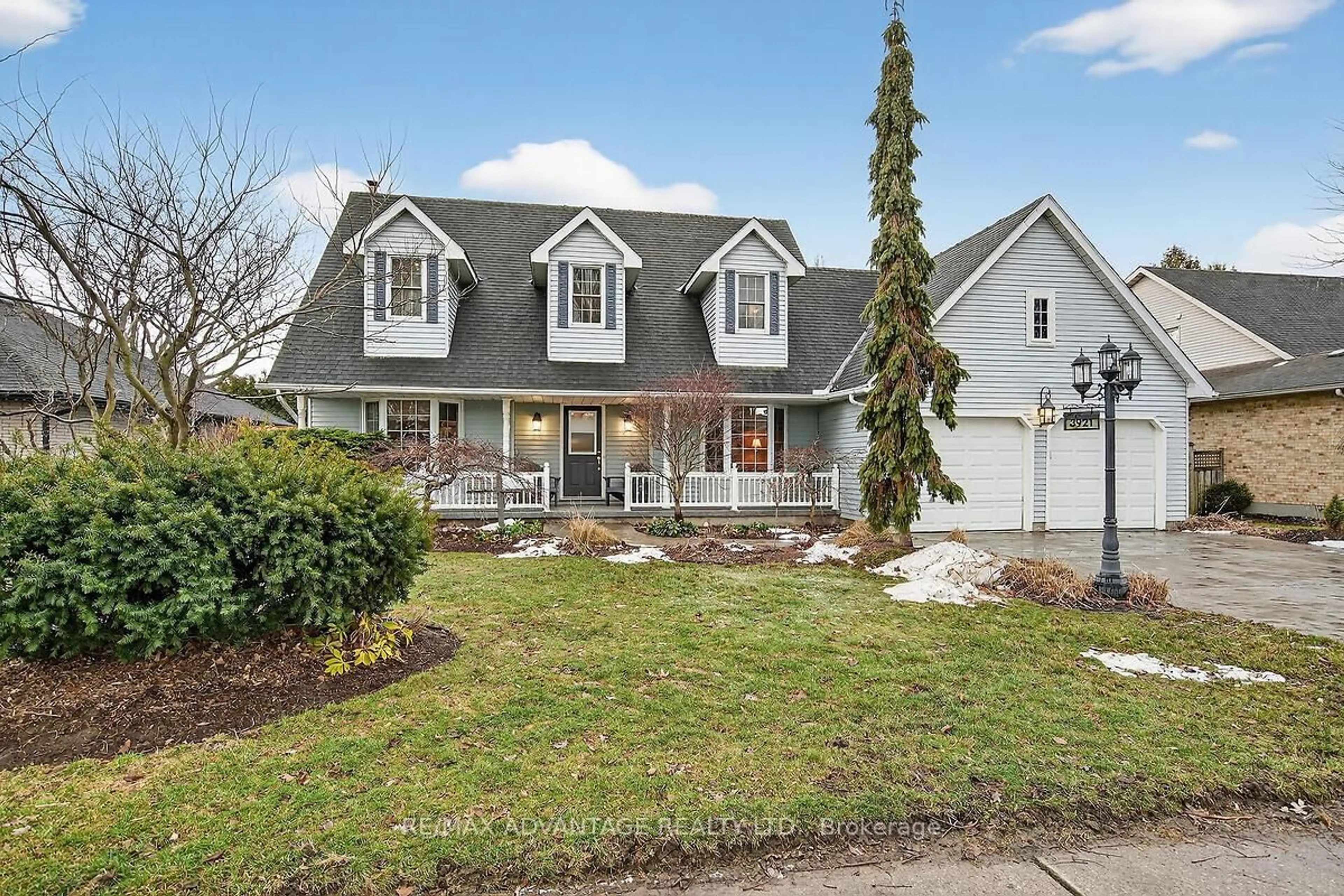 Home with vinyl exterior material, street for 3921 Malpass Rd, London South Ontario N6P 1E9