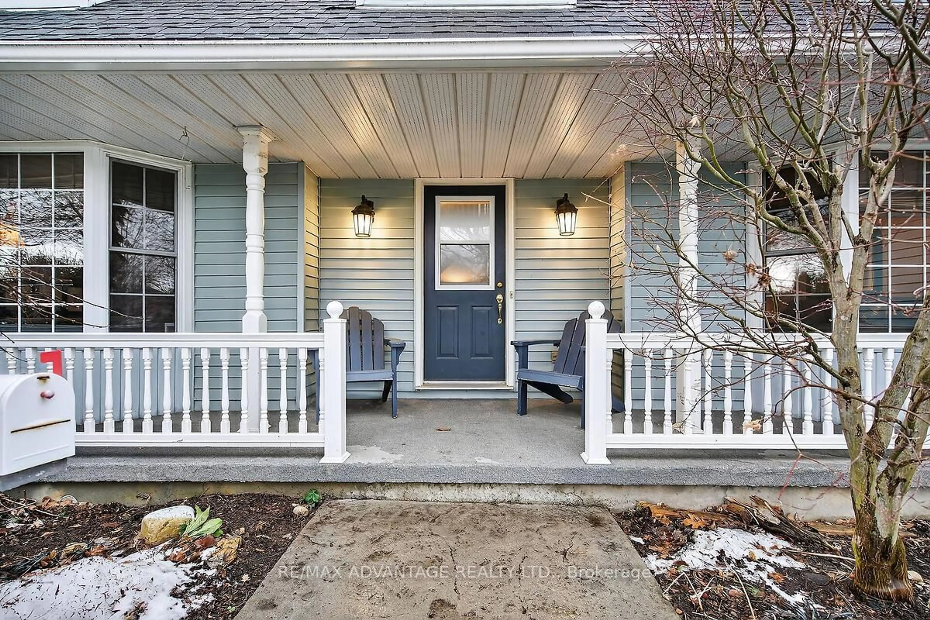 Indoor entryway for 3921 Malpass Rd, London South Ontario N6P 1E9