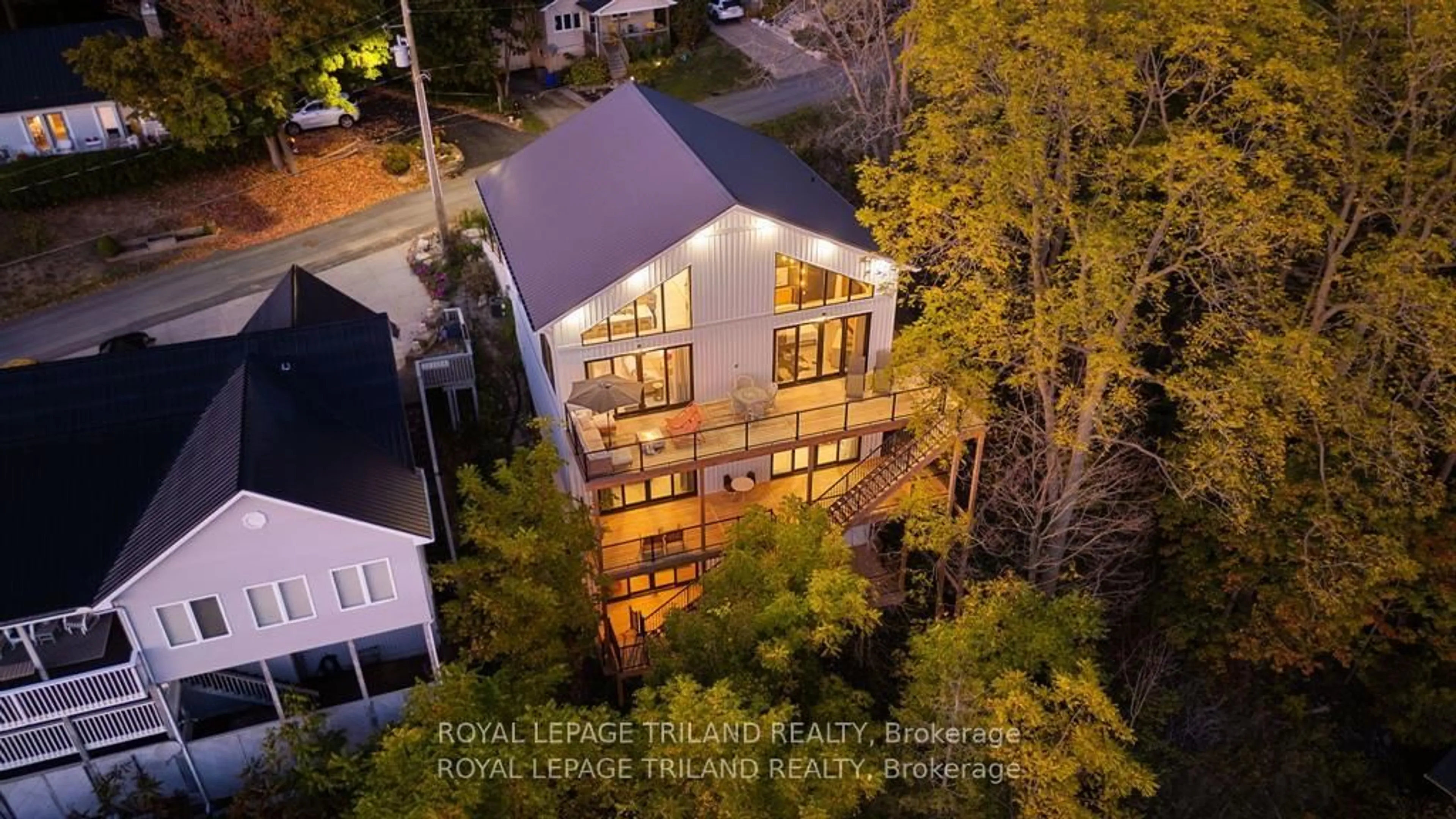 A pic from outside/outdoor area/front of a property/back of a property/a pic from drone, unknown for 164 Brayside St, Central Elgin Ontario N5L 1A2