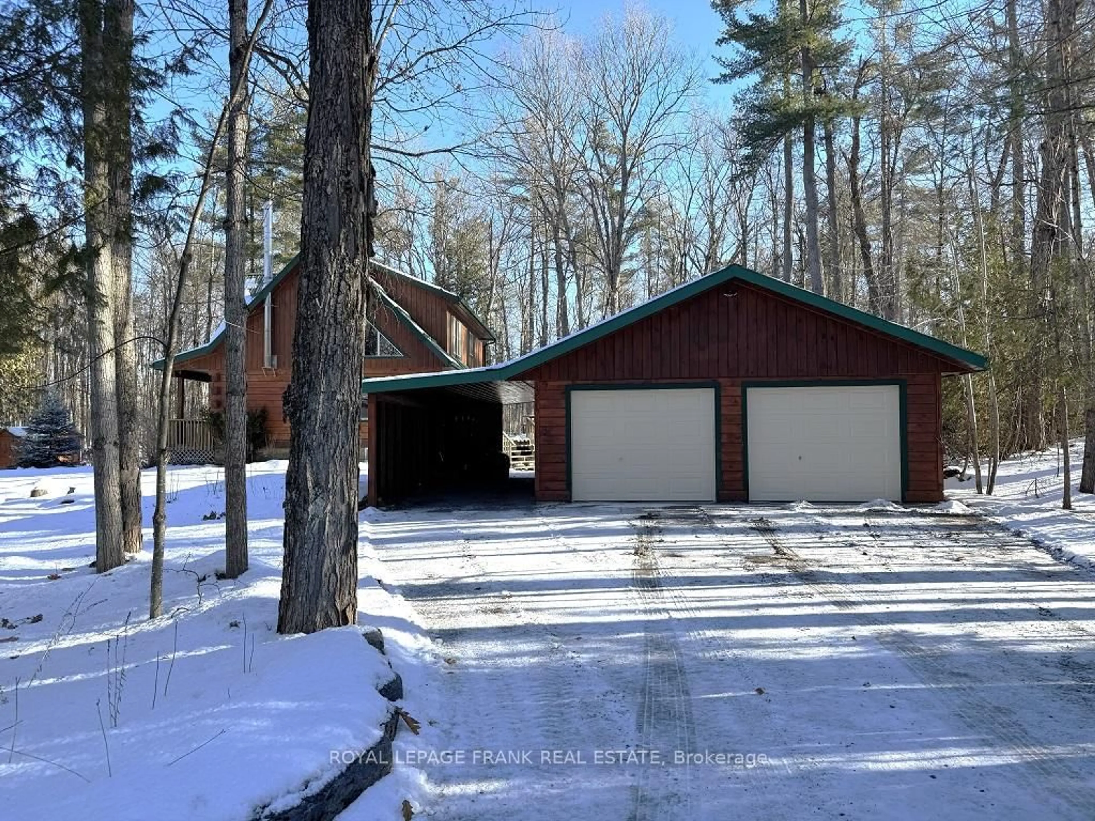 Indoor garage for 120 Sugarbush Cres, Trent Lakes Ontario K0L 1J0